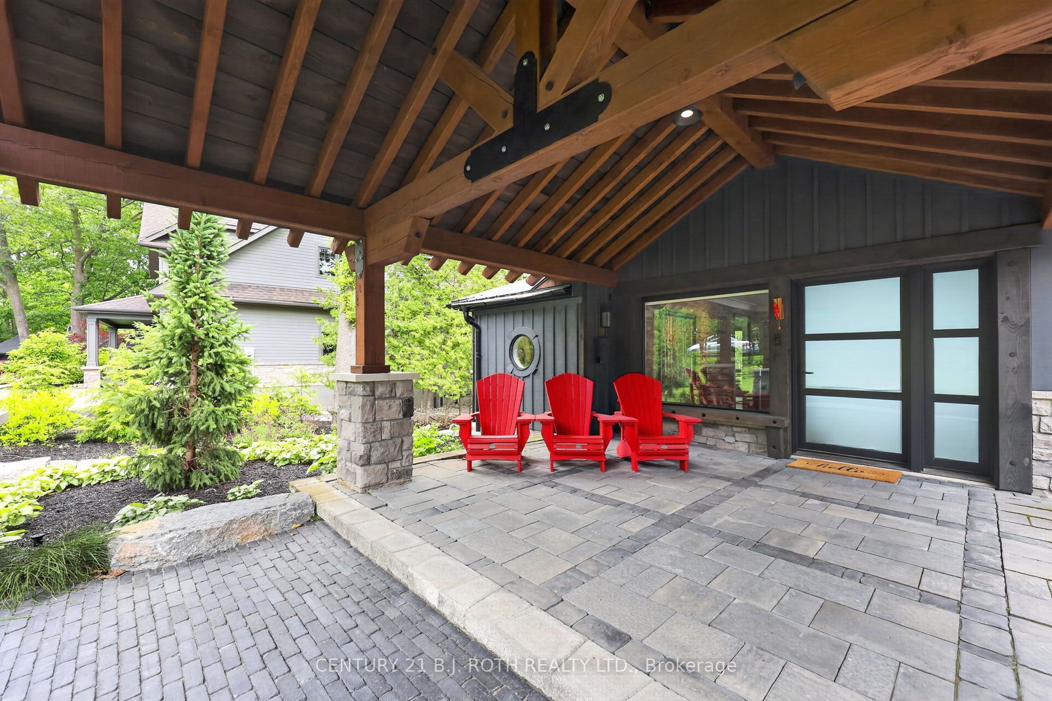 9 Barrie Terrace Property Photo 7