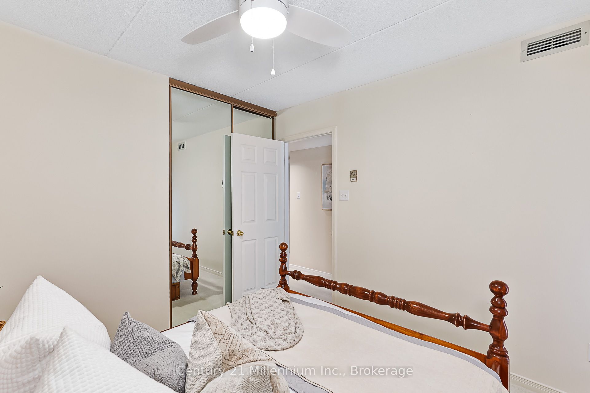 409 Mariners Way Property Photo 16
