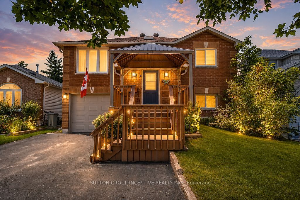 10 Palling Lane Property Photo 1