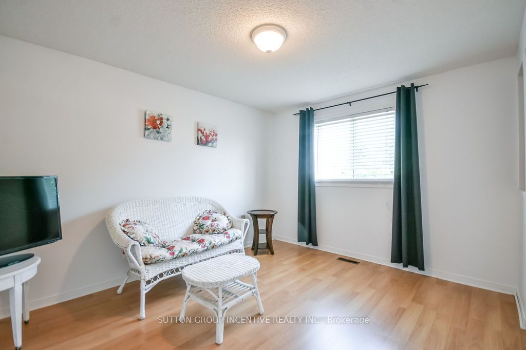 10 Palling Lane Property Photo 29