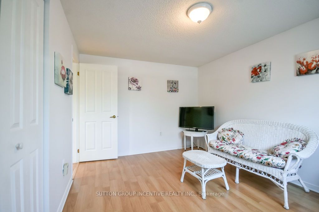 10 Palling Lane Property Photo 31