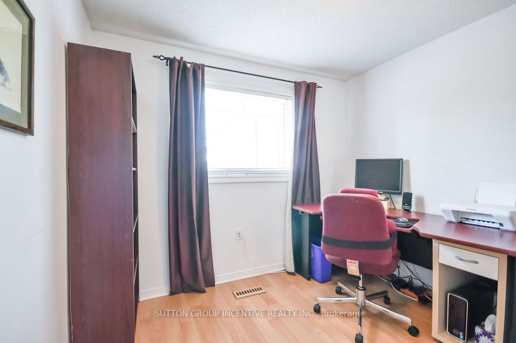 10 Palling Lane Property Photo 33