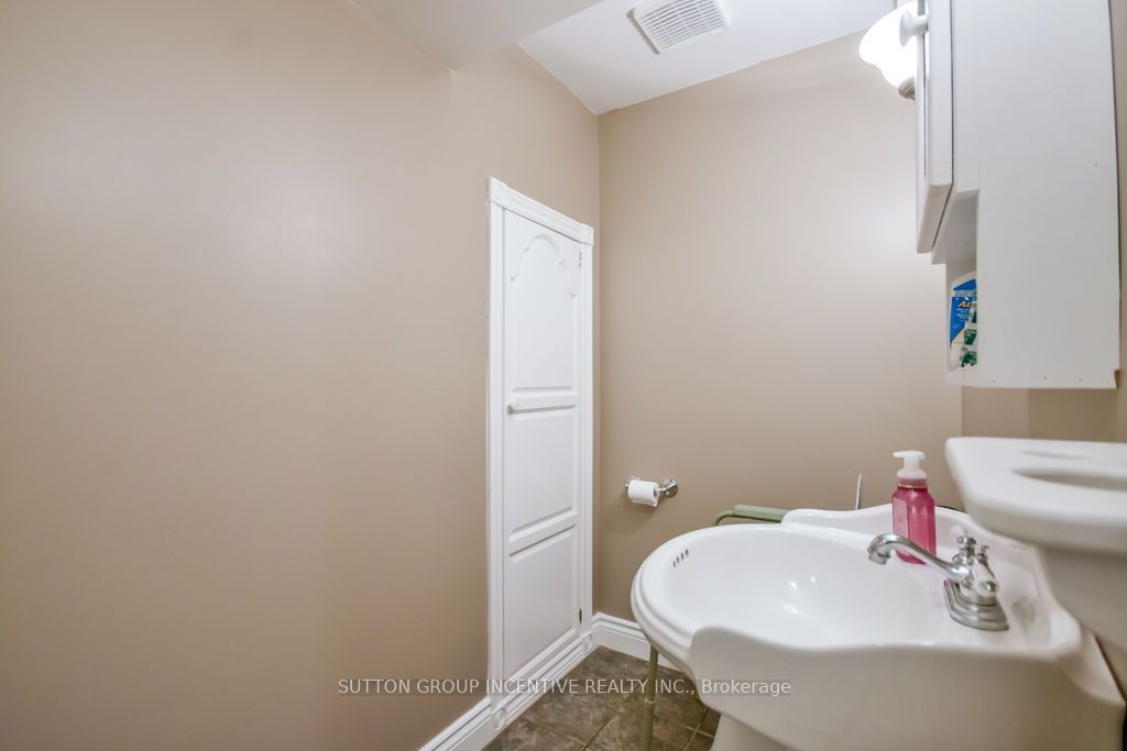 10 Palling Lane Property Photo 48