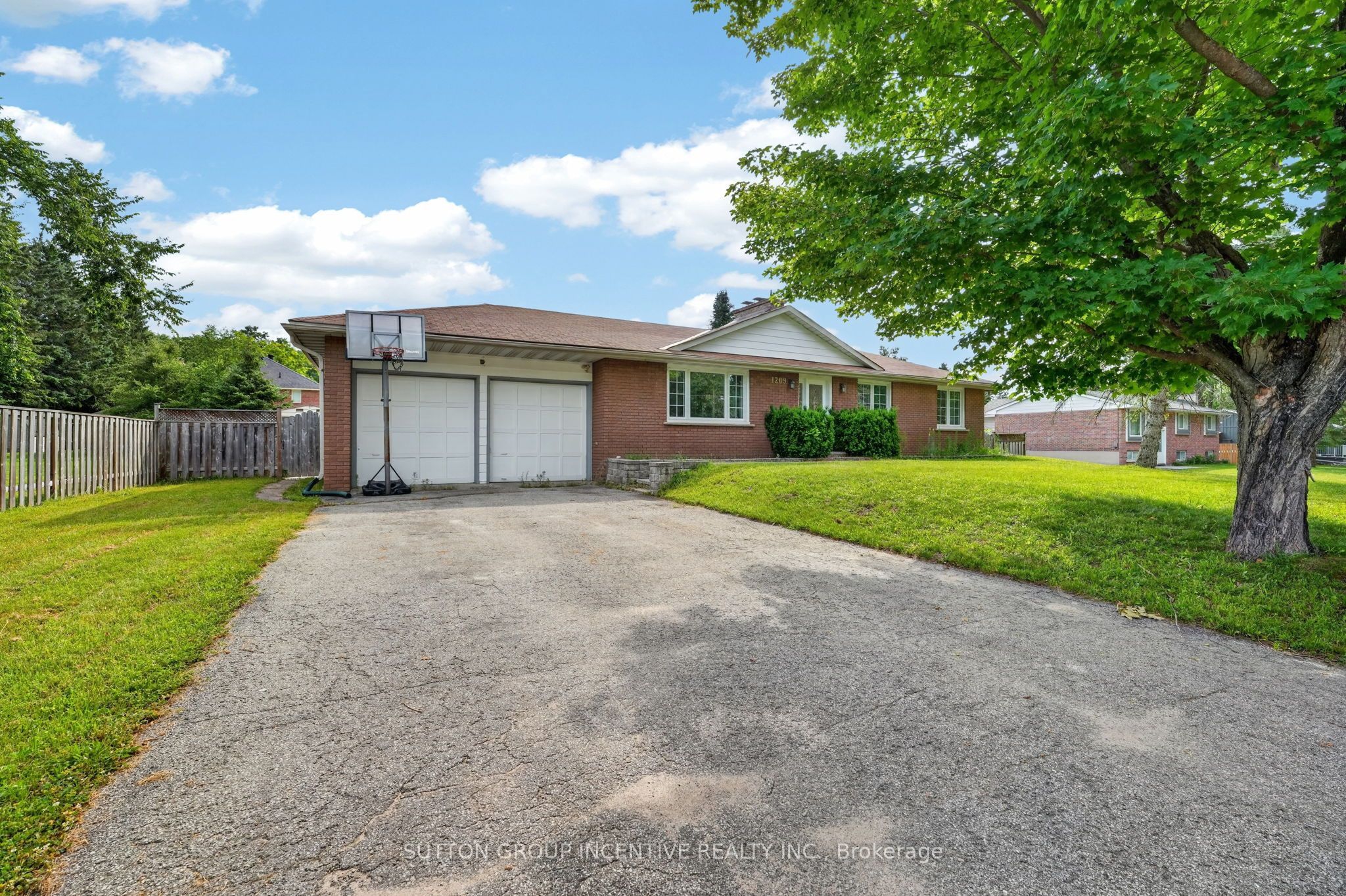 1209 St Vincent Street N Property Photo 5