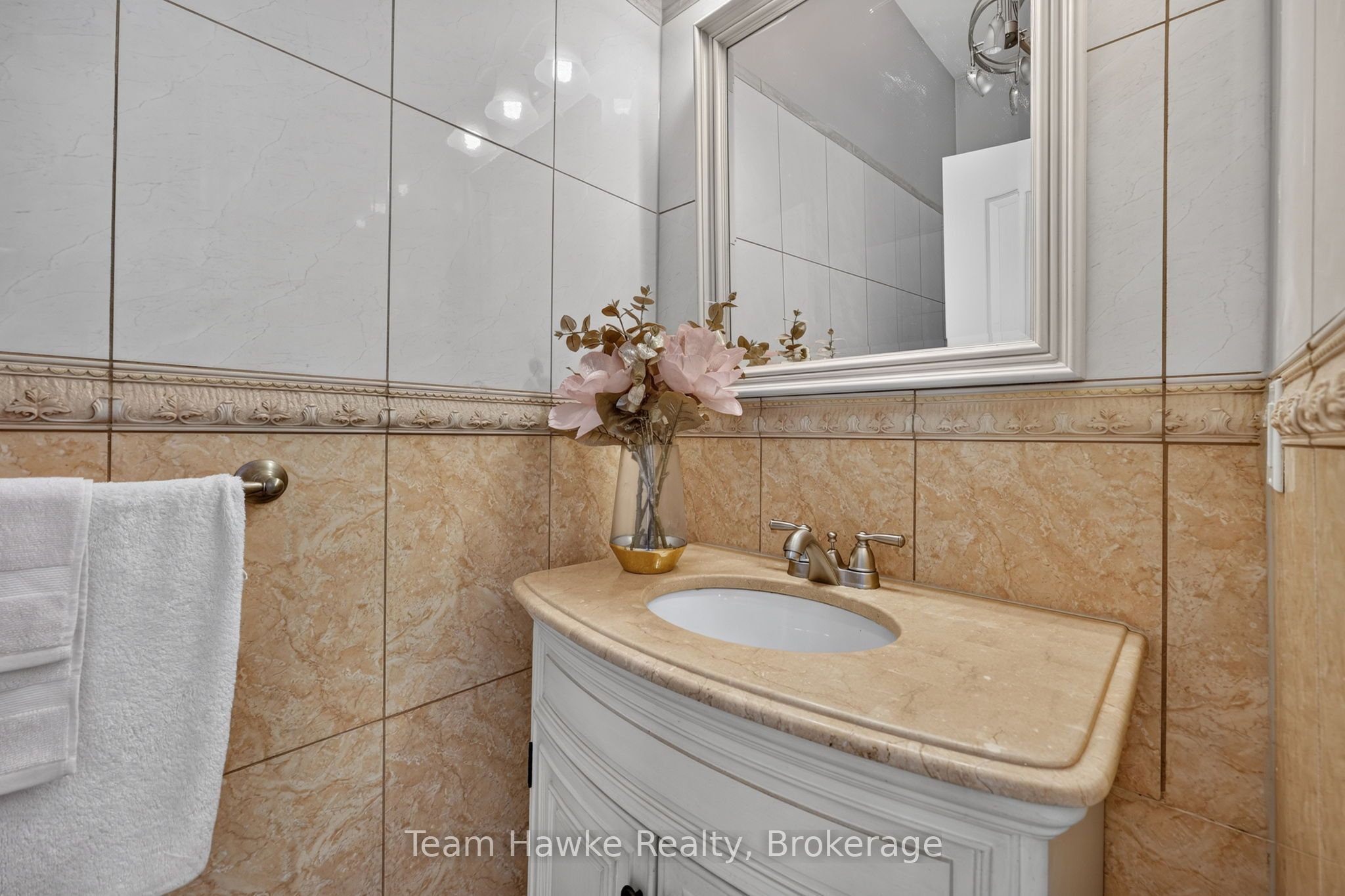 9 Tucson Road Property Photo 5