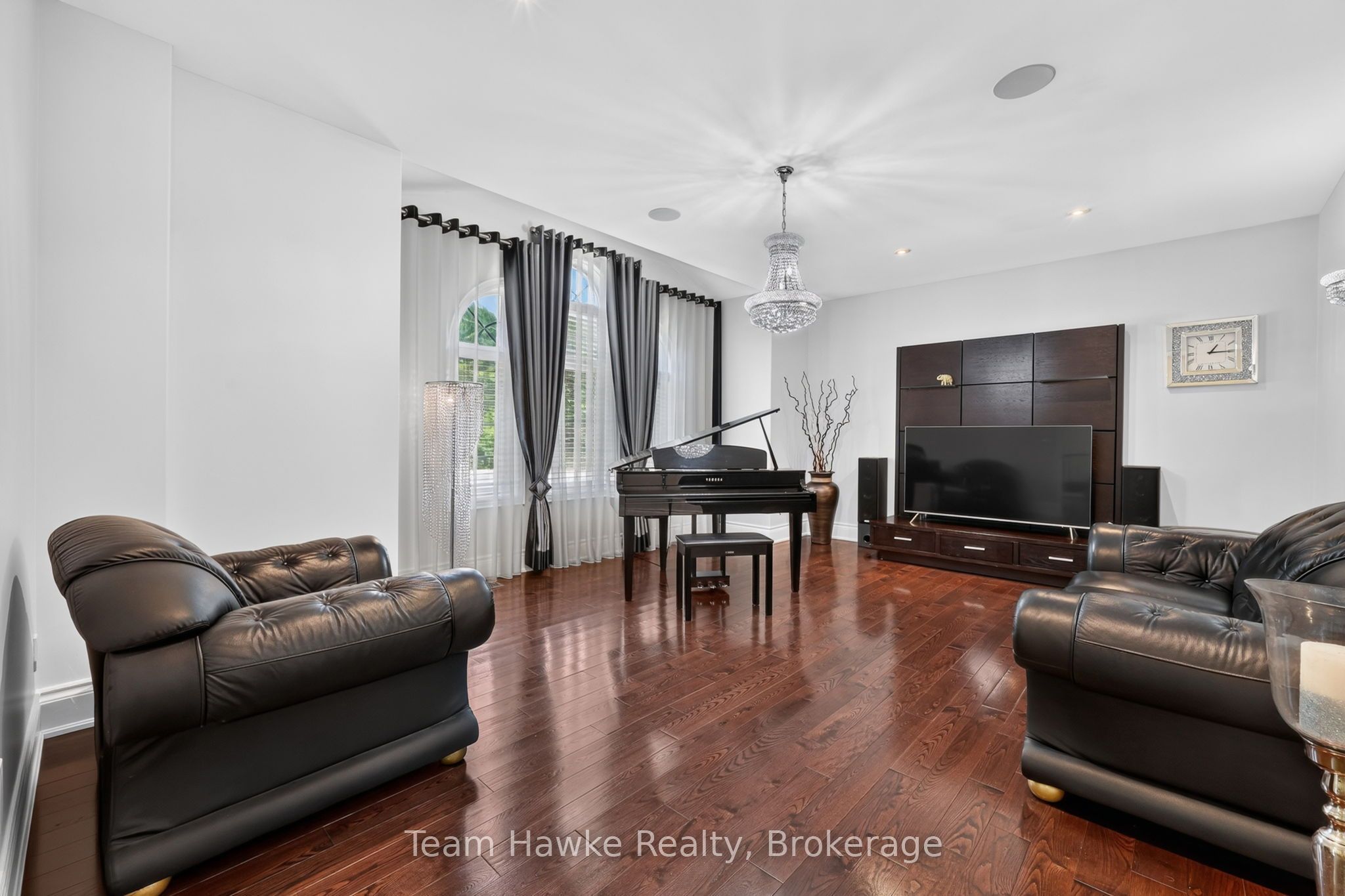 9 Tucson Road Property Photo 7