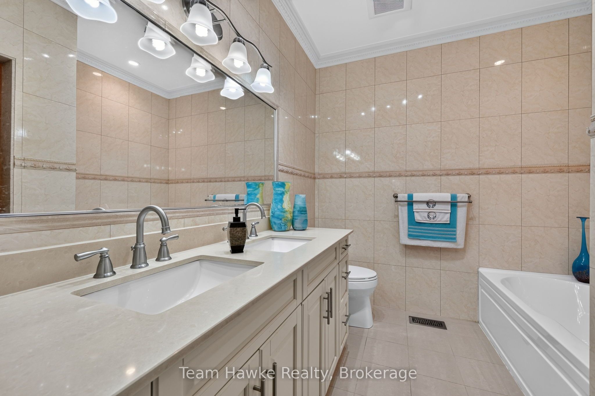 9 Tucson Road Property Photo 16