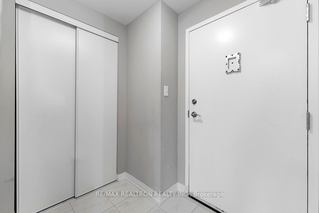 300 Essa Road 603 Property Photo 2