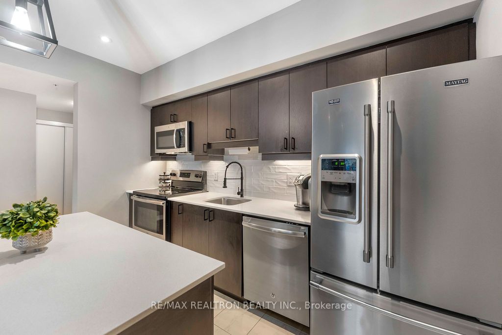 300 Essa Road 603 Property Photo 6