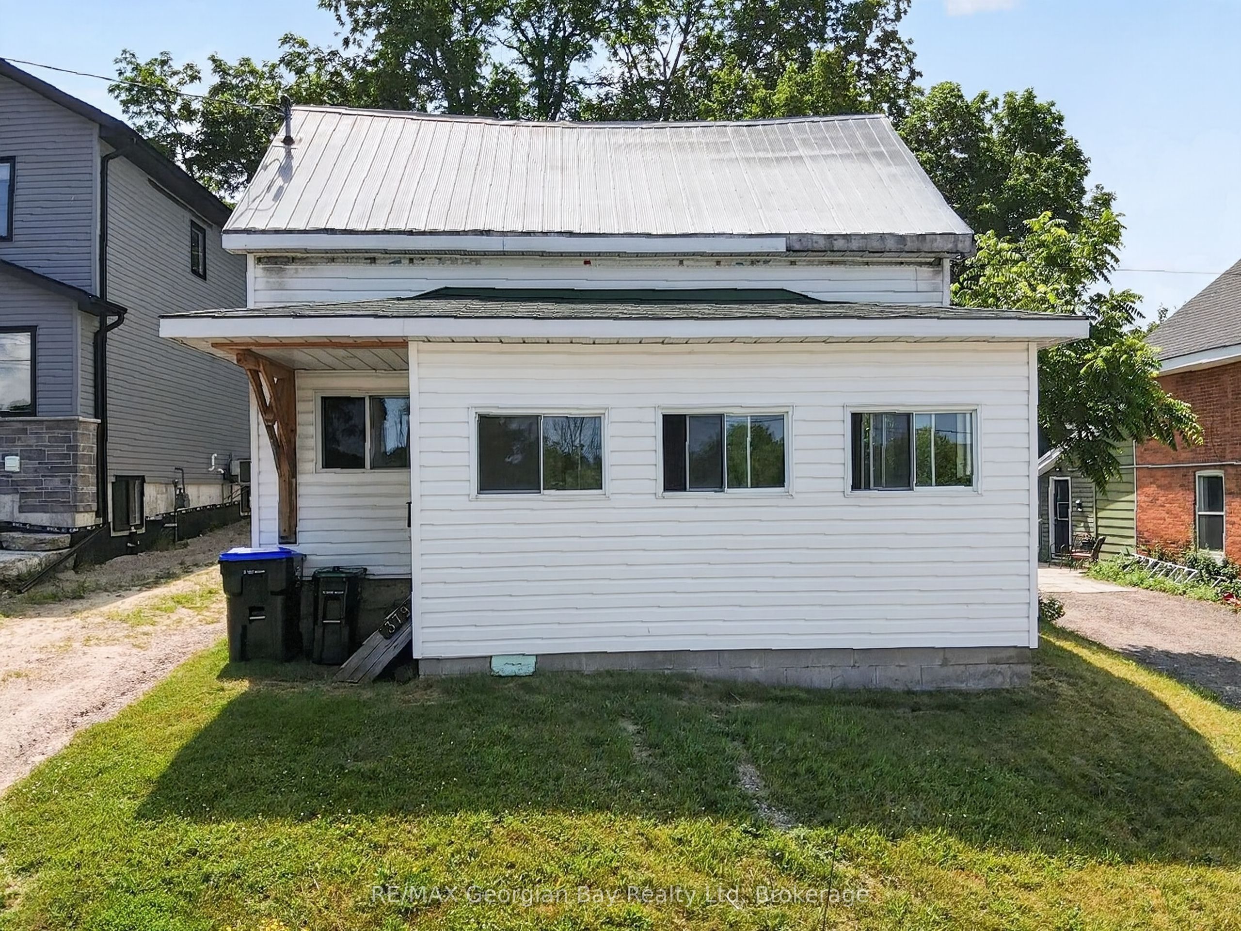379 Gloucester Street Property Photo 2