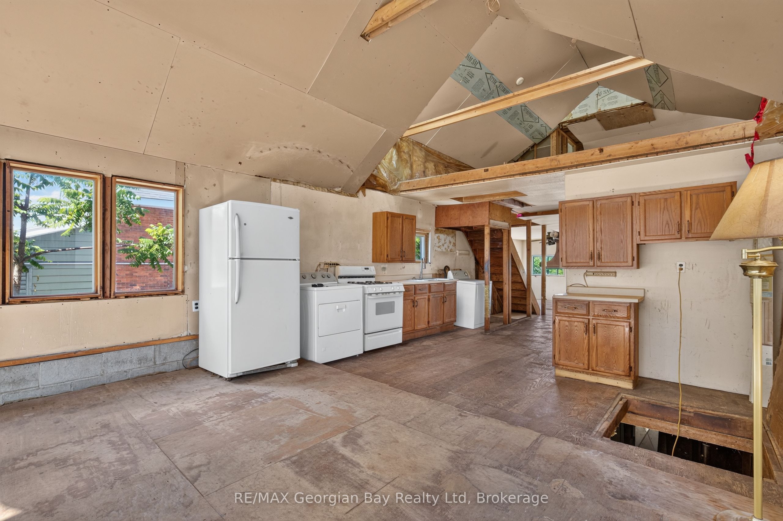 379 Gloucester Street Property Photo 4