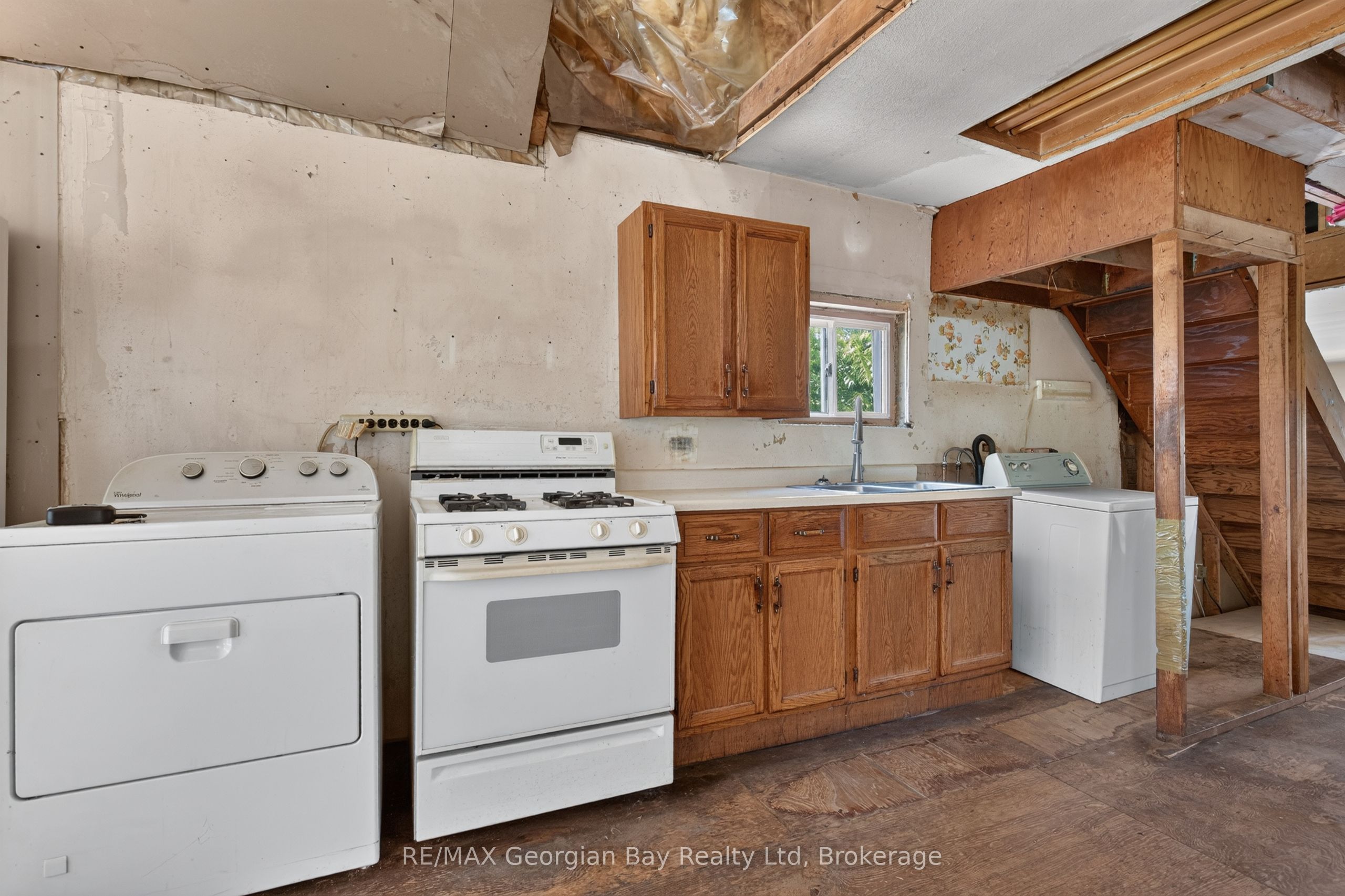 379 Gloucester Street Property Photo 6