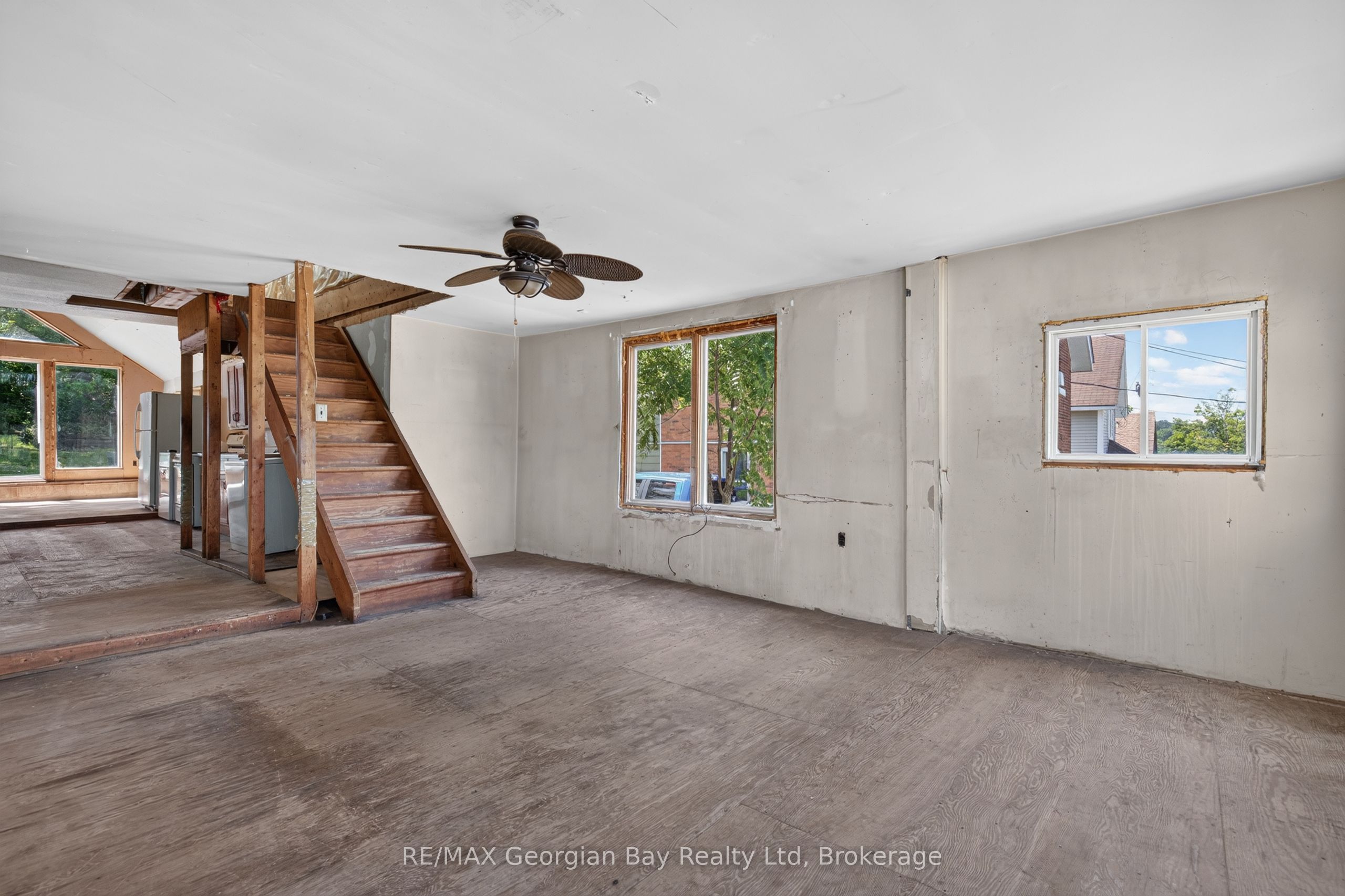 379 Gloucester Street Property Photo 7