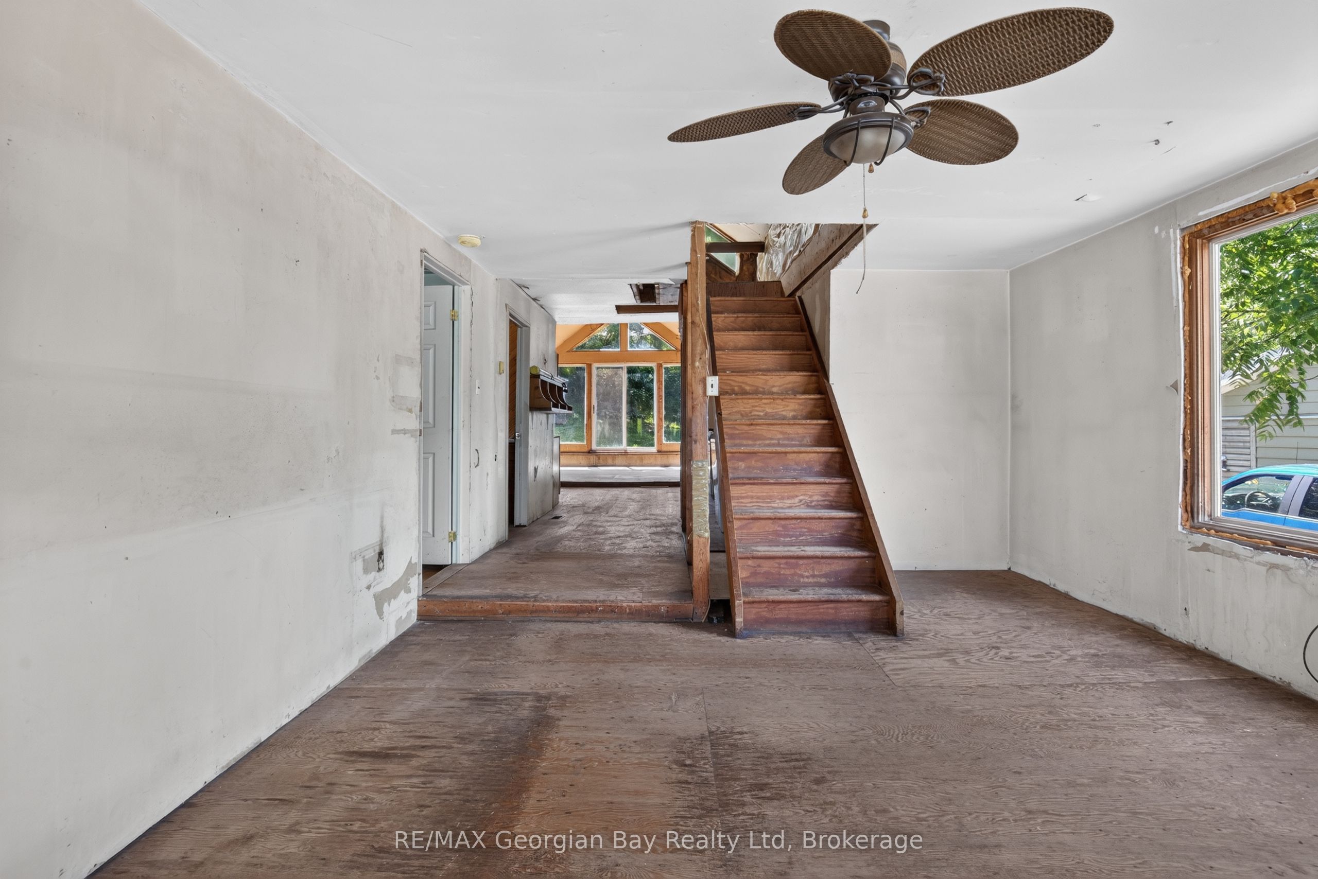 379 Gloucester Street Property Photo 9