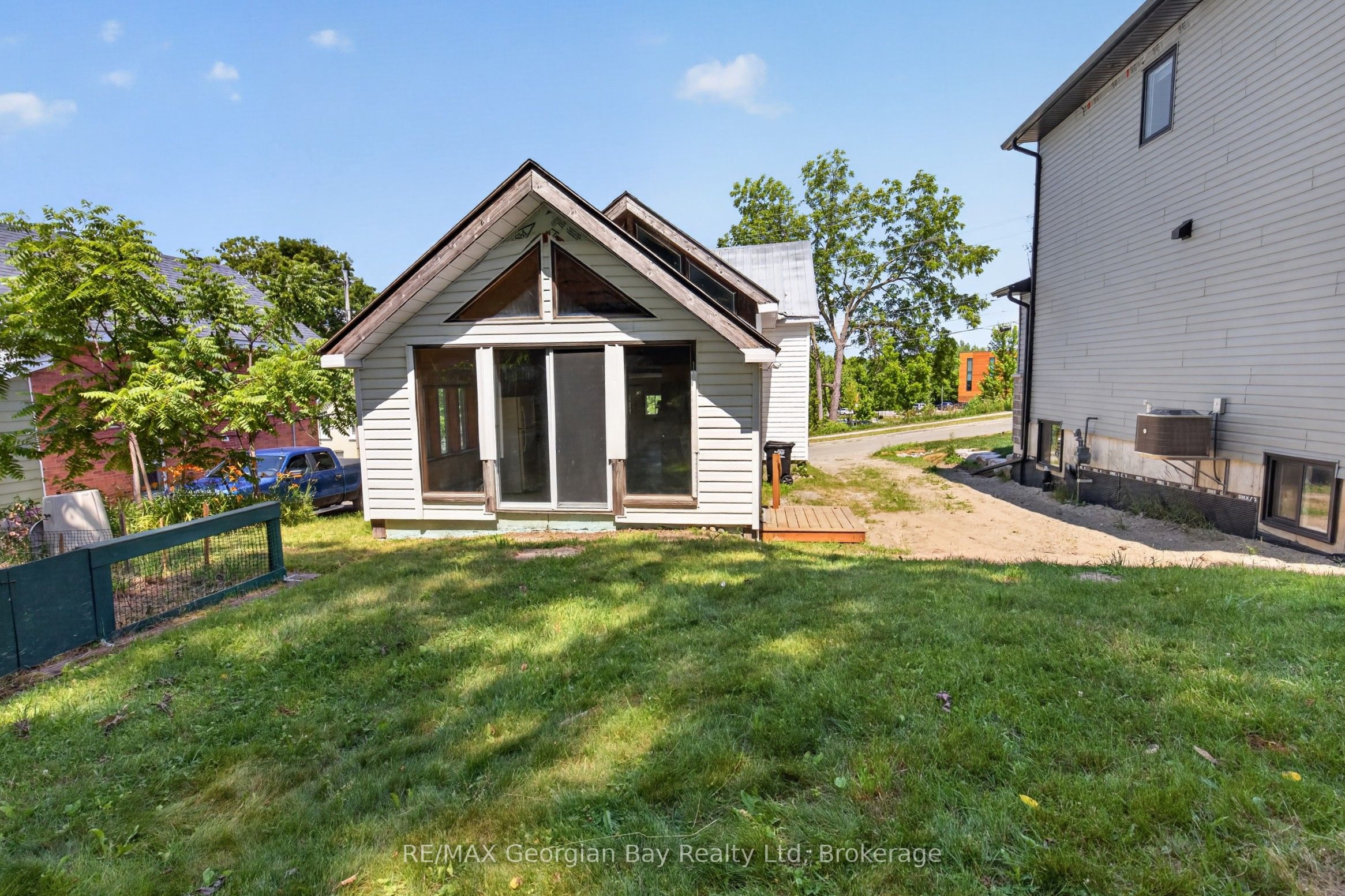 379 Gloucester Street Property Photo 19