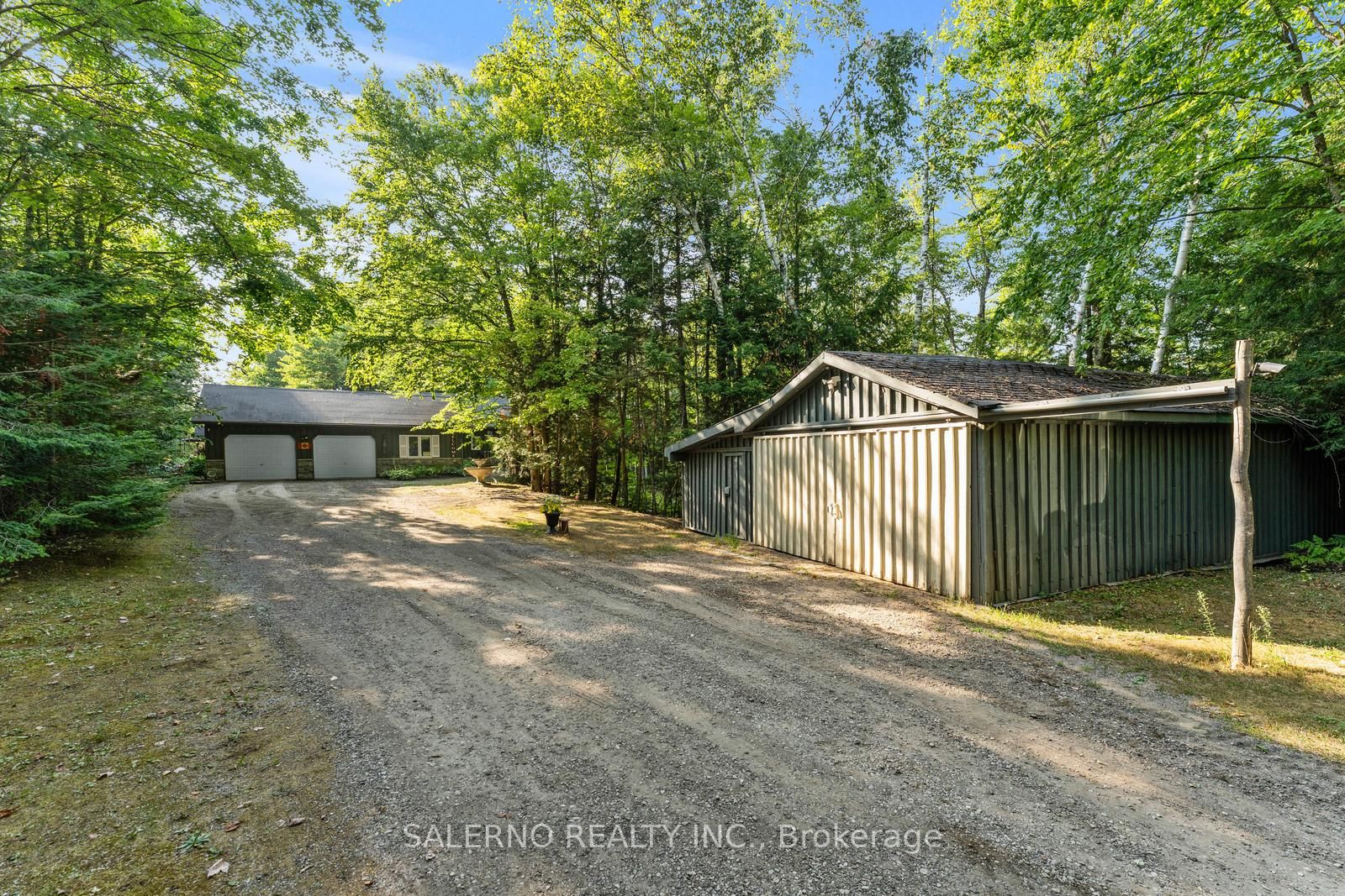 3992 Penetanguishene Road Property Photo 6