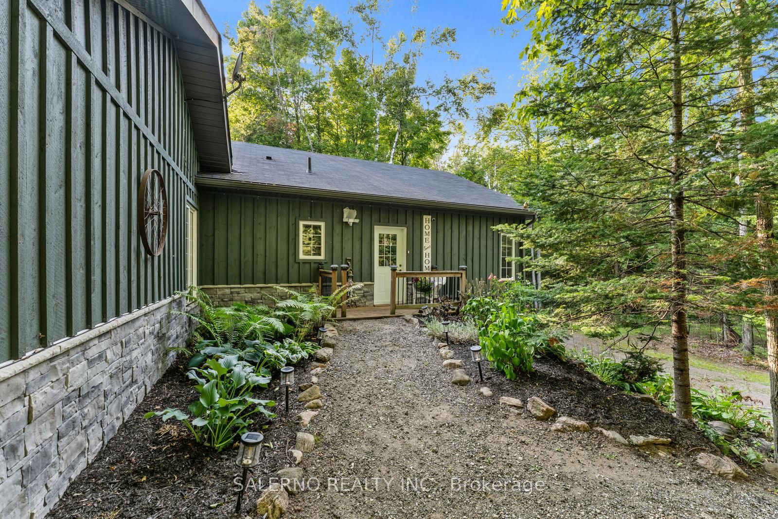 3992 Penetanguishene Road Property Photo 10