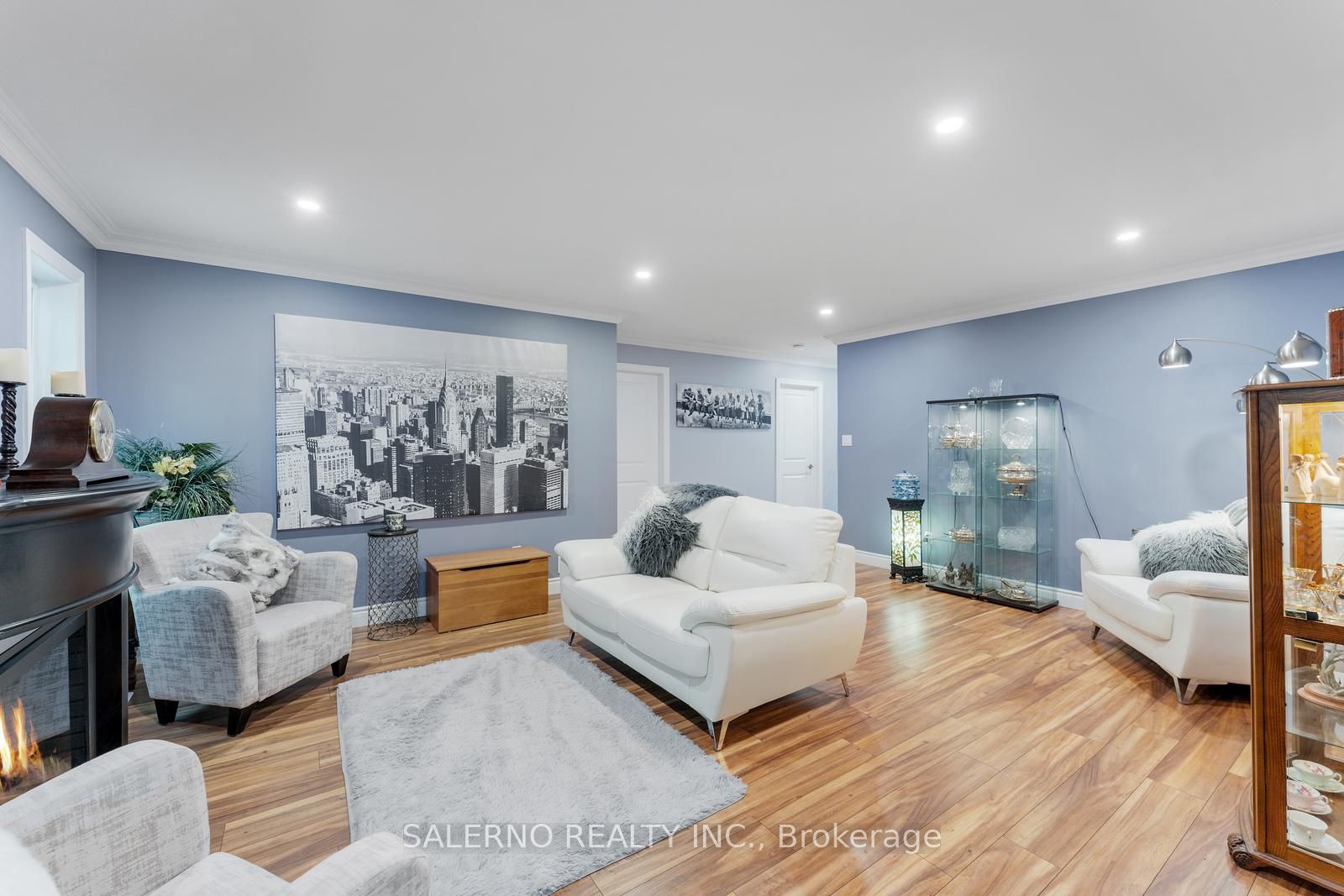3992 Penetanguishene Road Property Photo 14