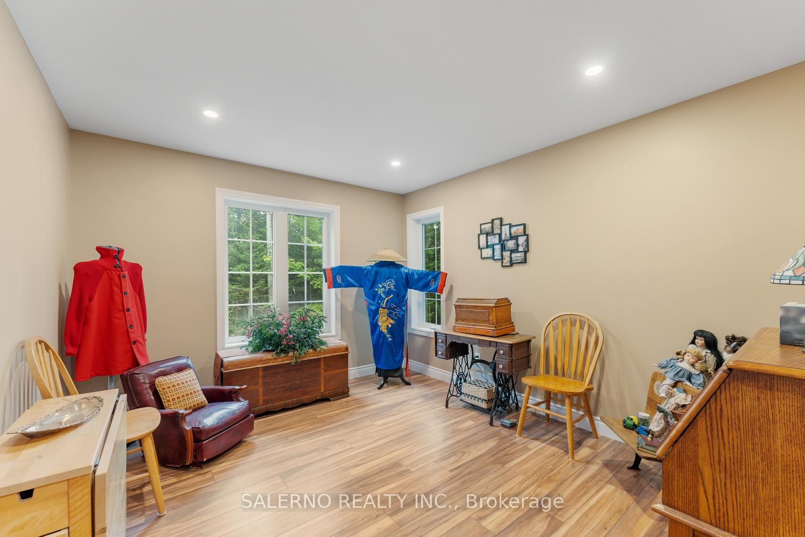 3992 Penetanguishene Road Property Photo 17