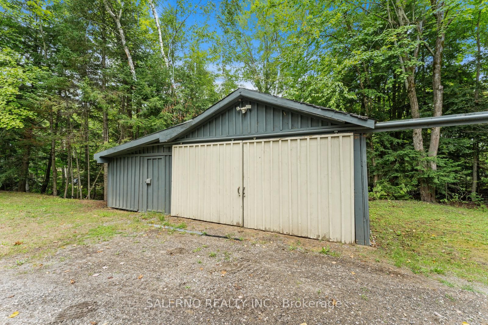 3992 Penetanguishene Road Property Photo 37
