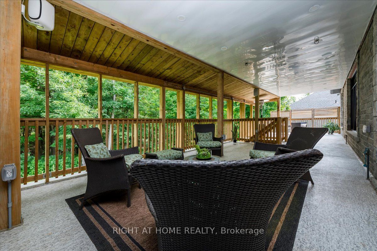 8 Lloyd Cook Drive W Property Photo 21