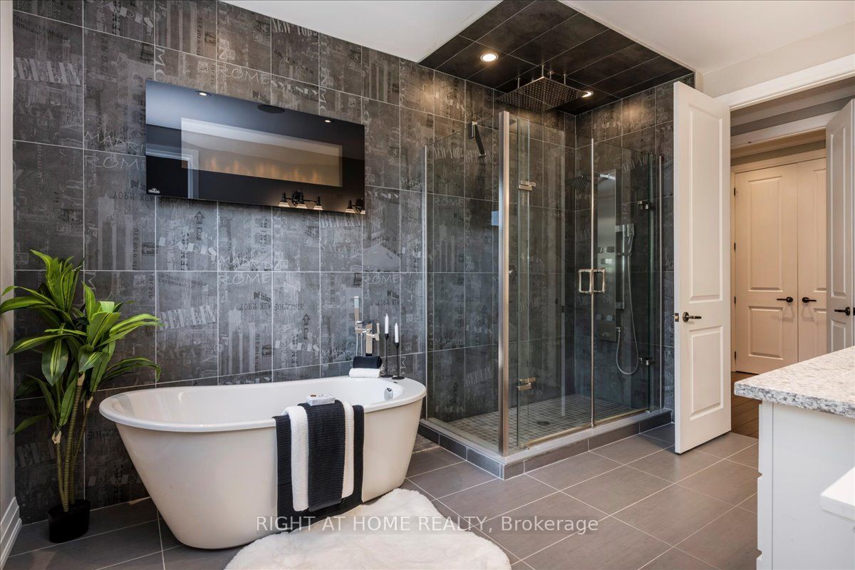 8 Lloyd Cook Drive W Property Photo 28