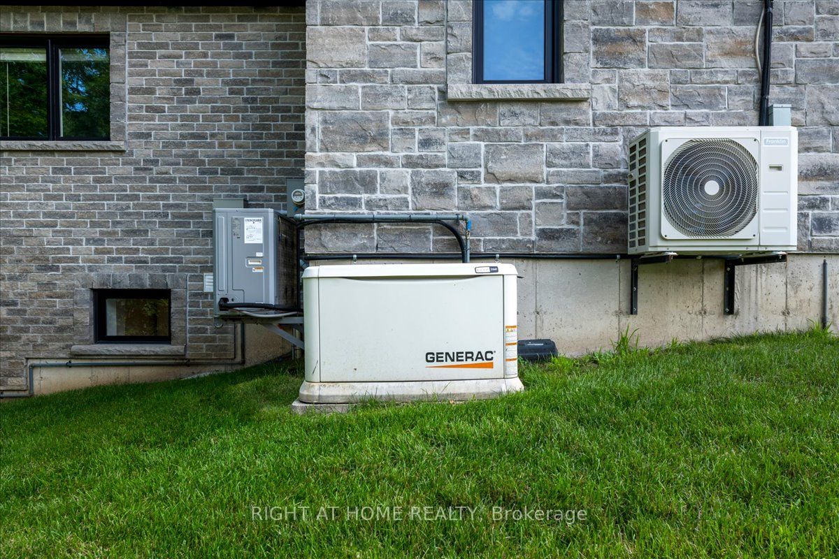 8 Lloyd Cook Drive W Property Photo 48