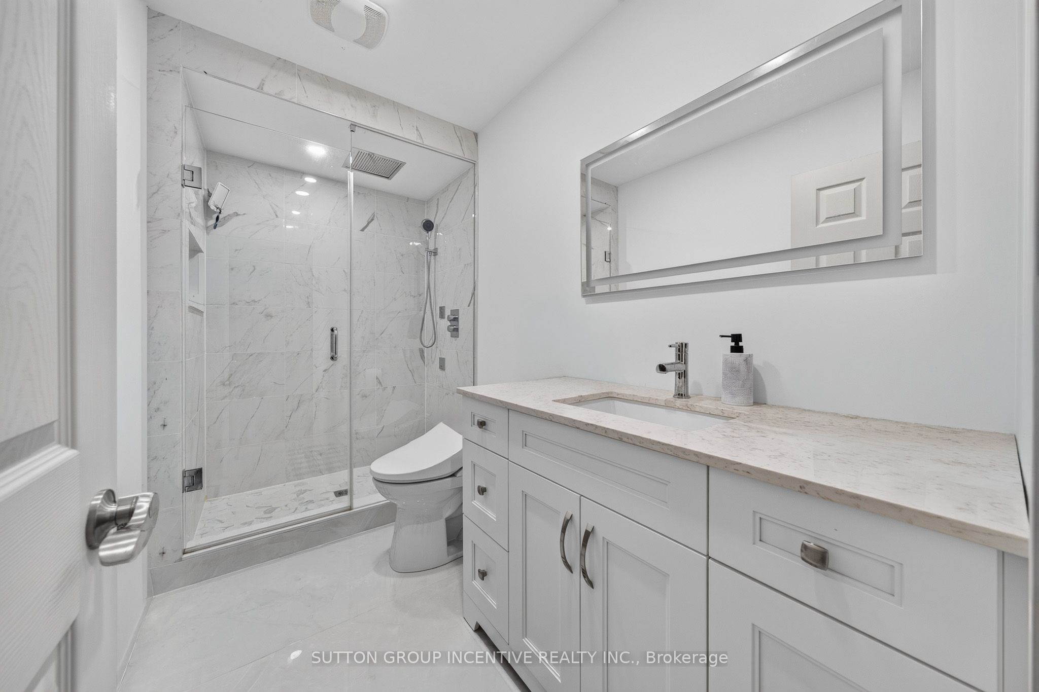26 Fox Run Property Photo 15