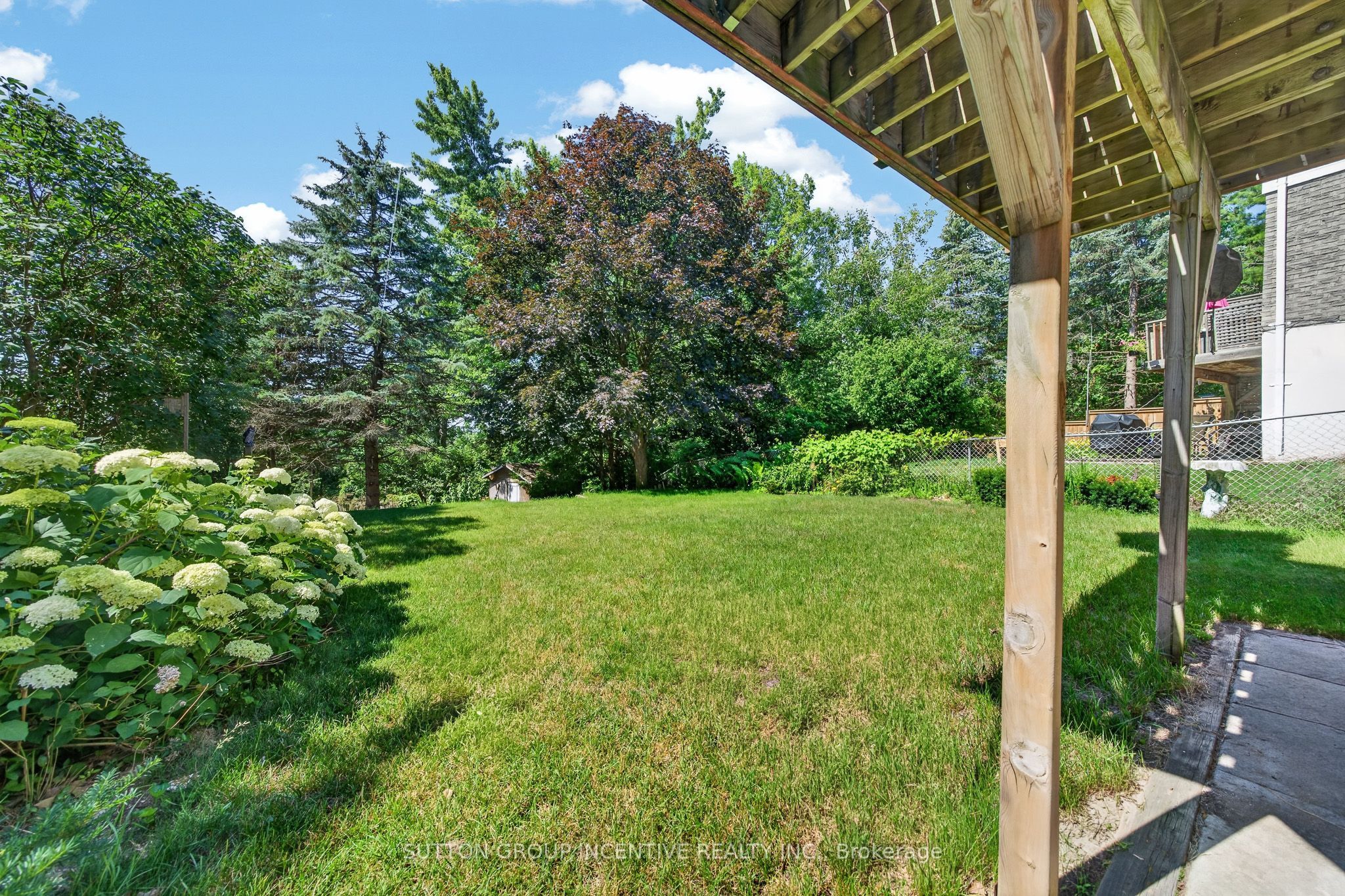26 Fox Run Property Photo 23