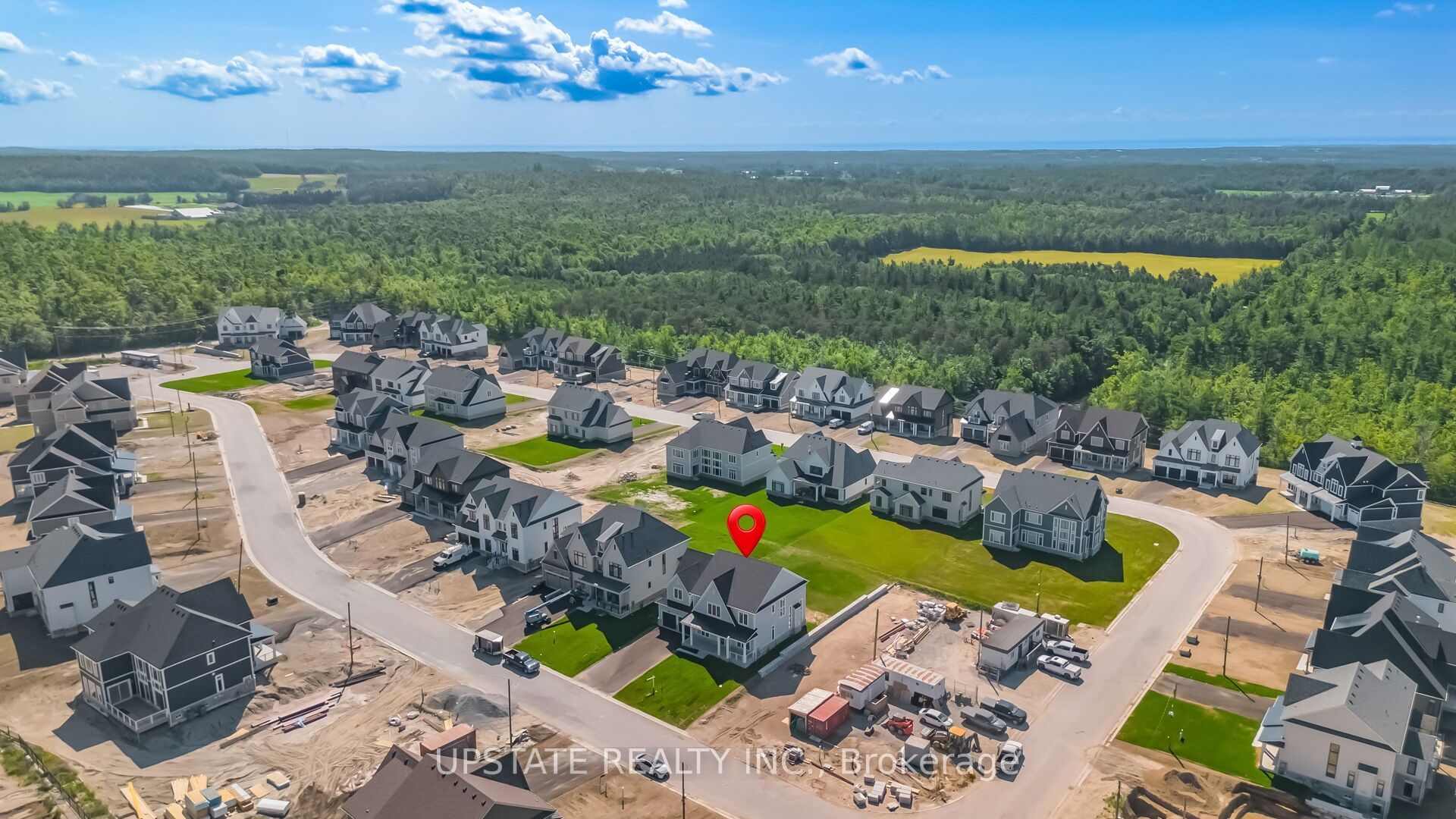 21 Pearsall Place Property Photo 5