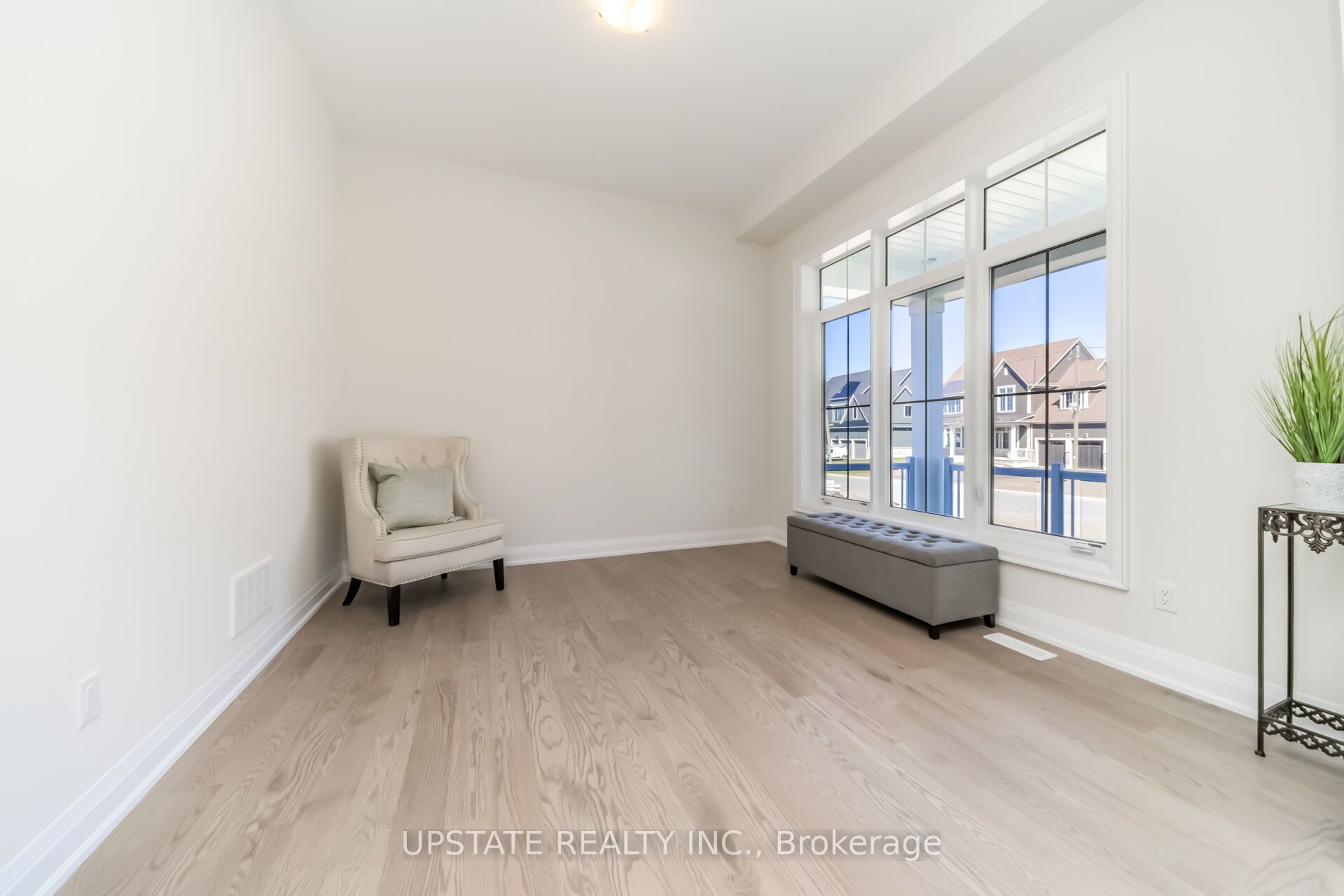 21 Pearsall Place Property Photo 10