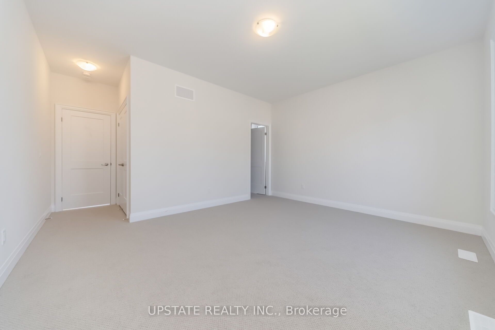 21 Pearsall Place Property Photo 27