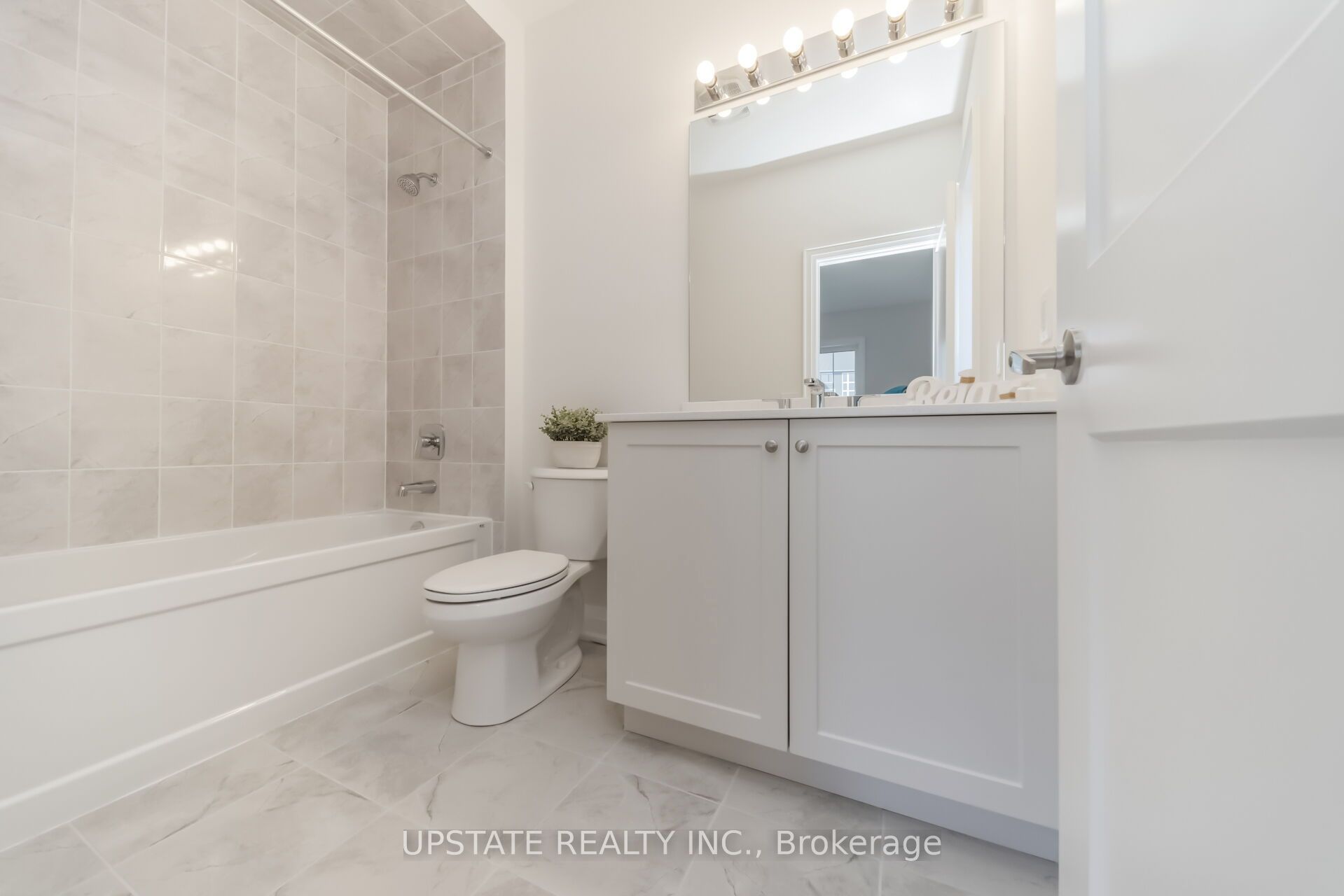 21 Pearsall Place Property Photo 28