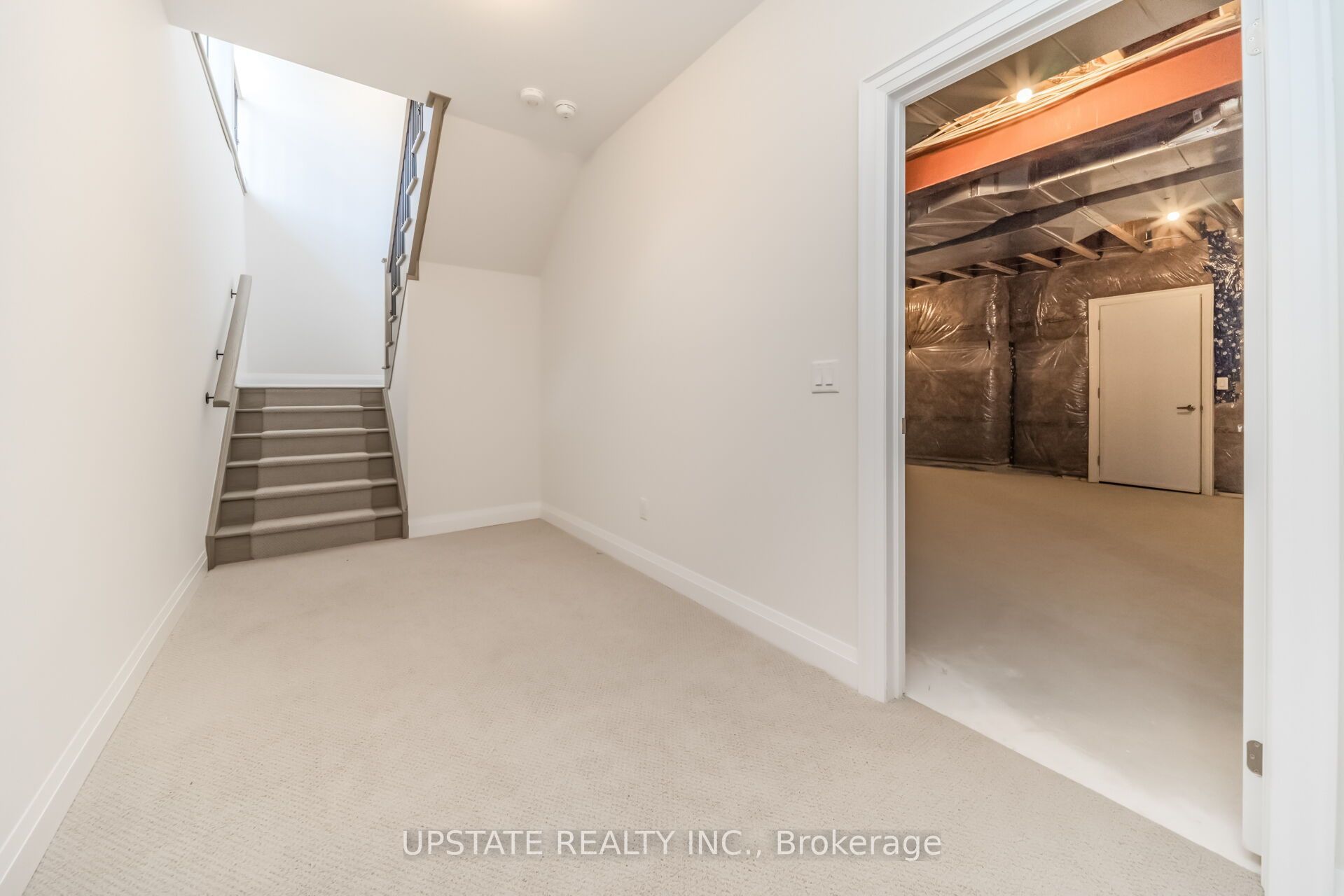 21 Pearsall Place Property Photo 39