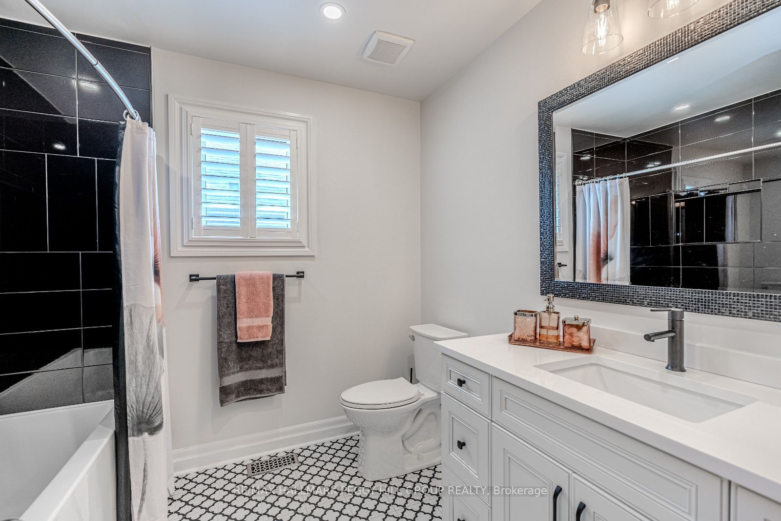 35 Benjamin Lane Property Photo 15