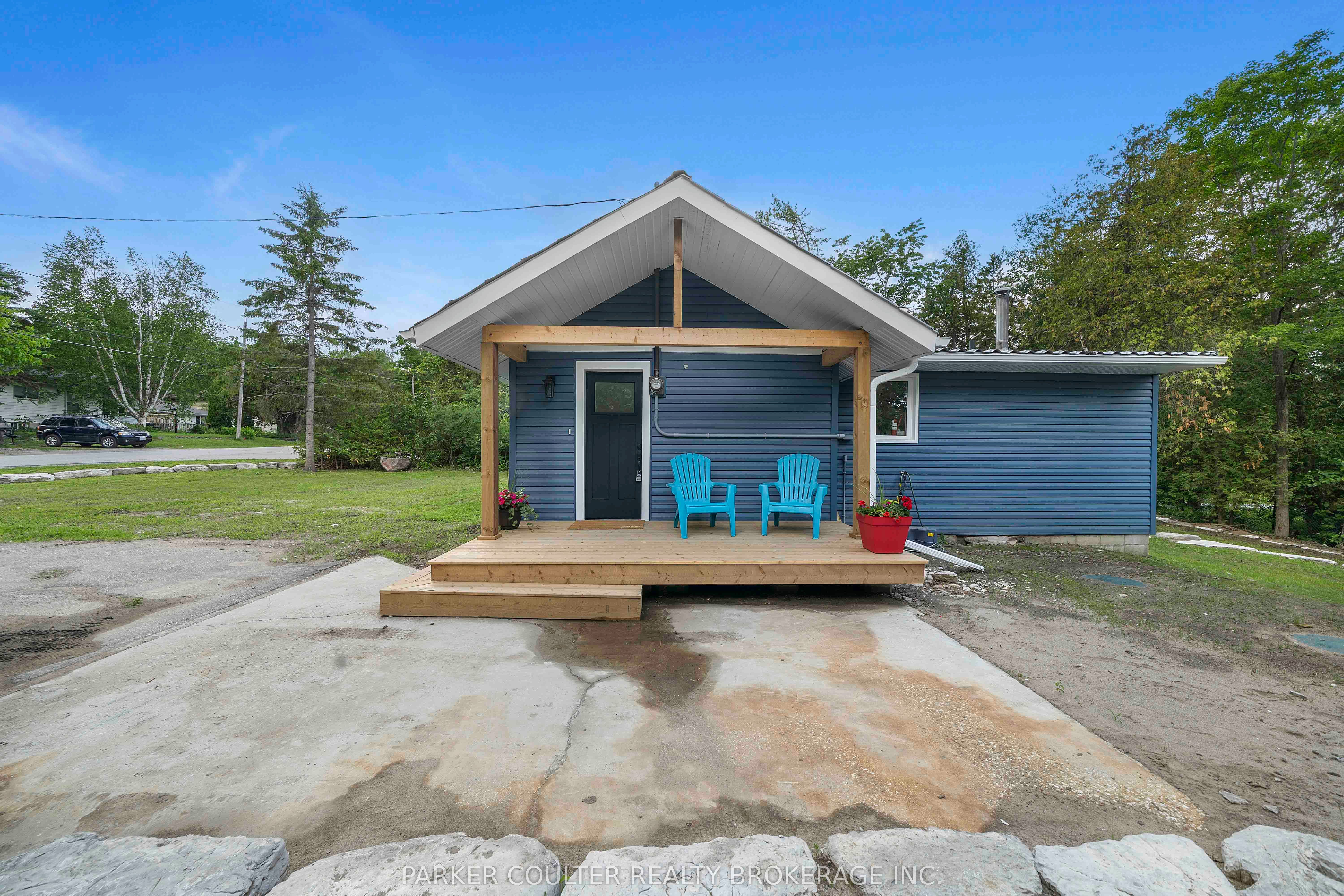 14 Earldom Boulevard Property Photo 1