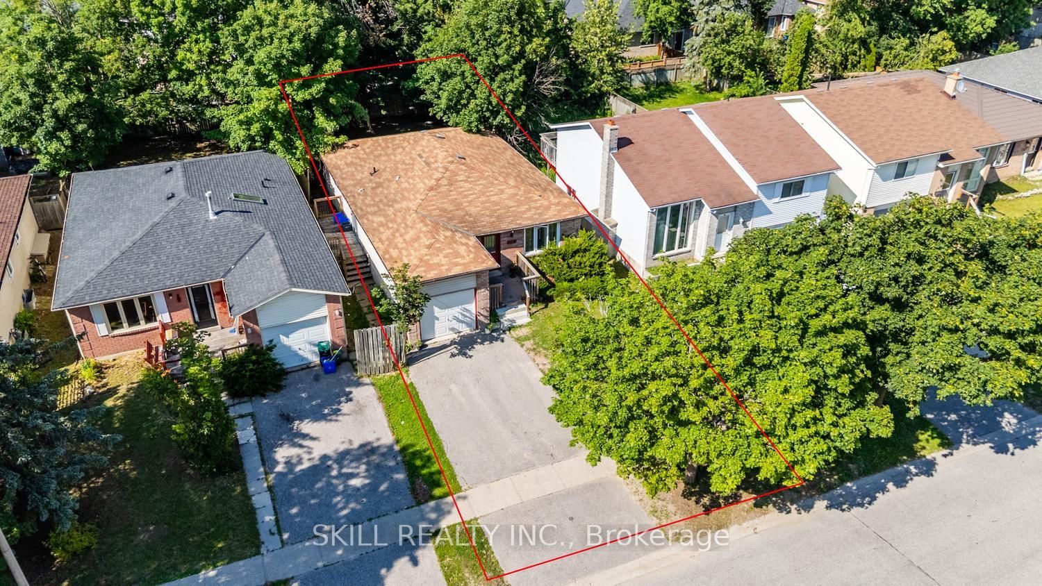 141 Hickling Trail Property Photo 3