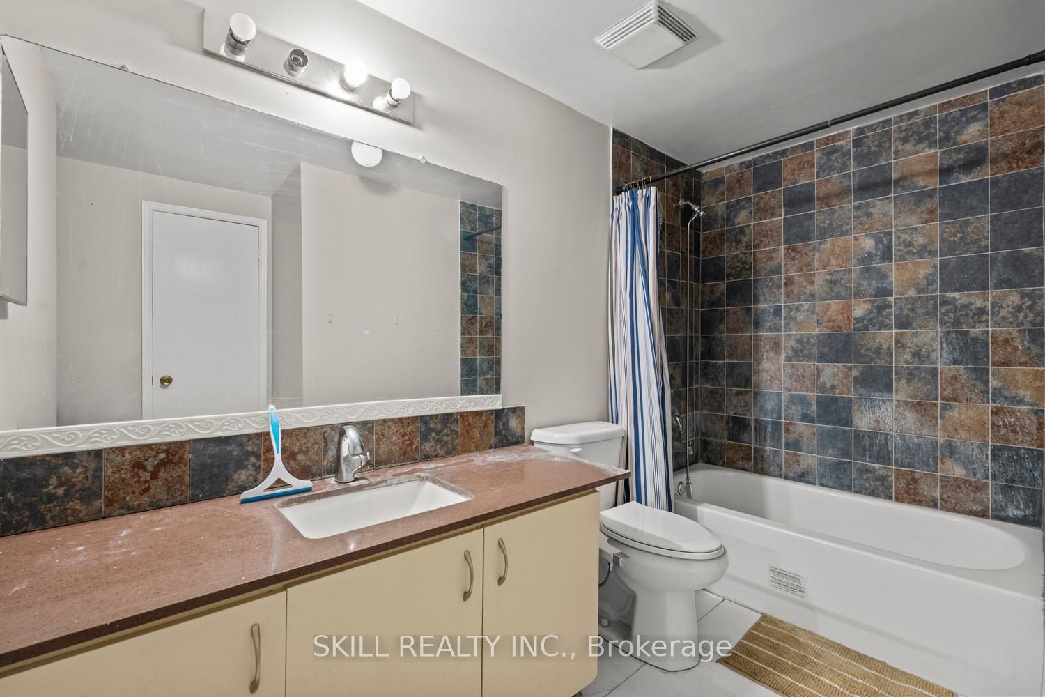 141 Hickling Trail Property Photo 18