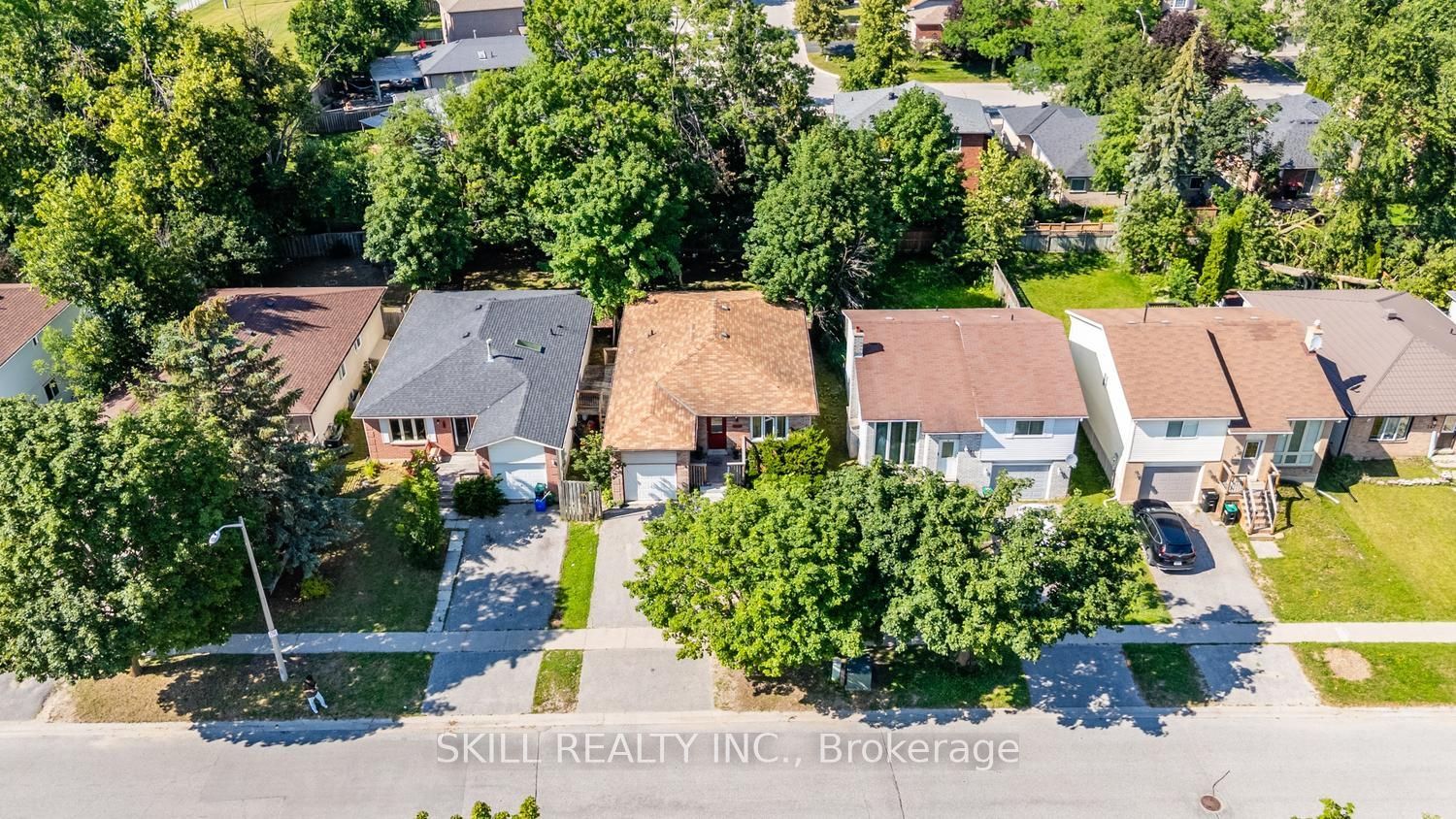 141 Hickling Trail Property Photo 34