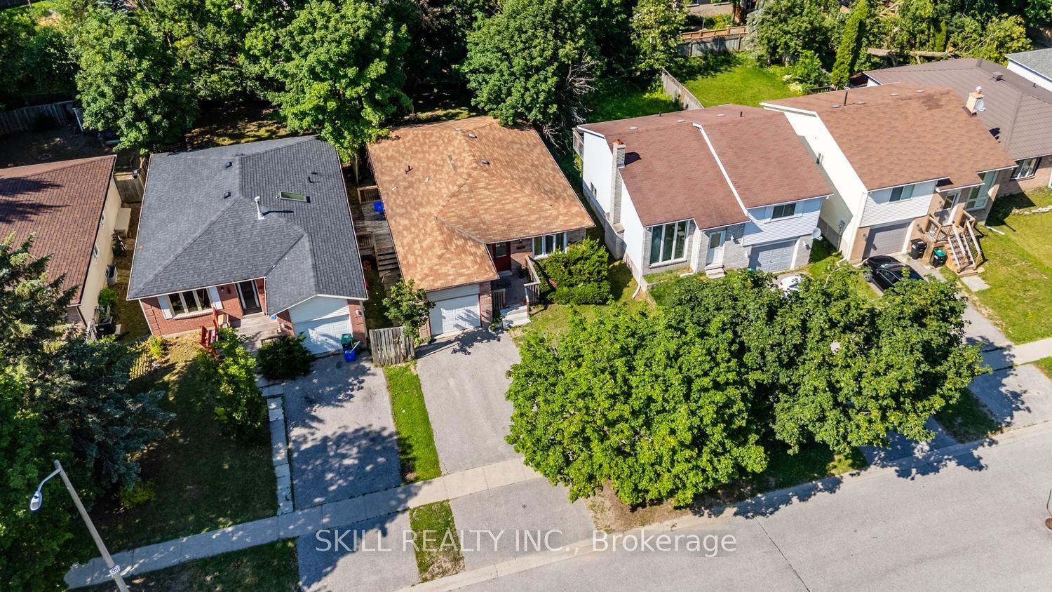 141 Hickling Trail Property Photo 38