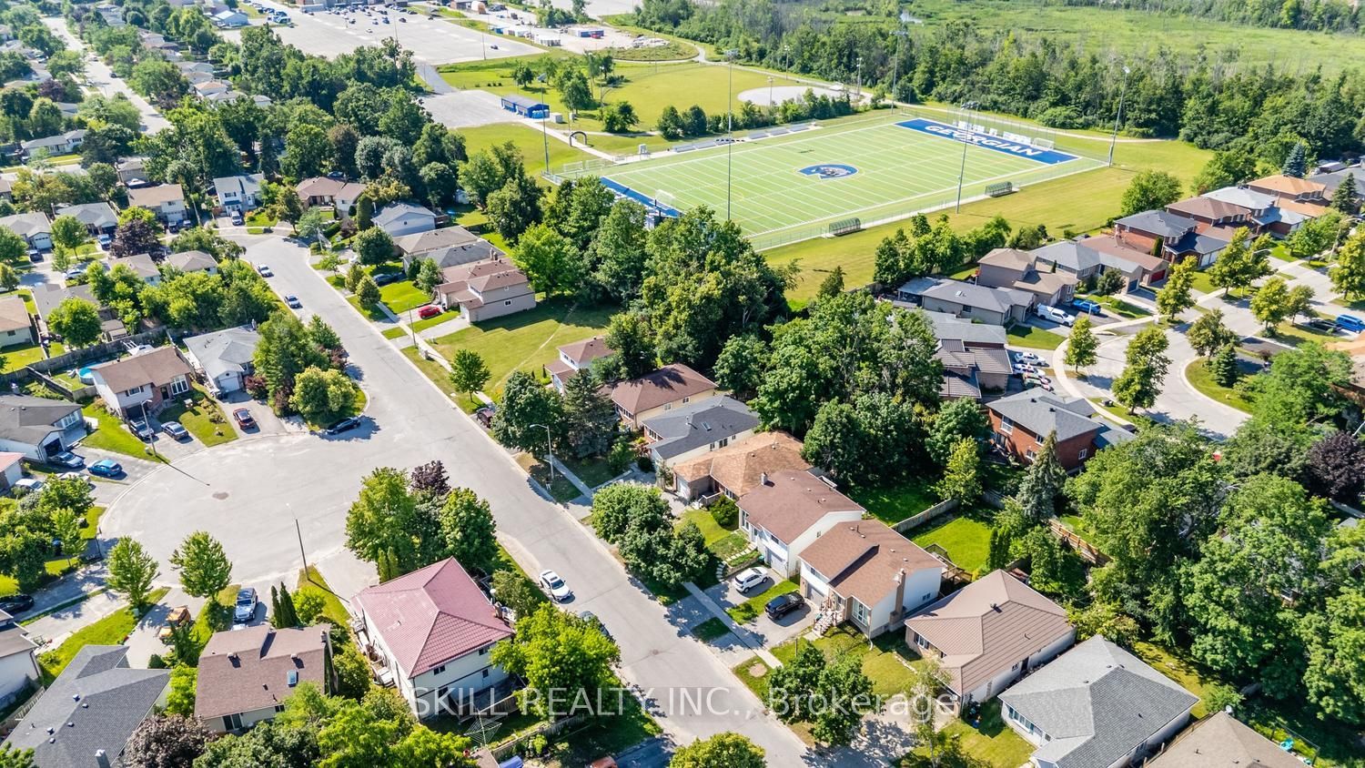 141 Hickling Trail Property Photo 42