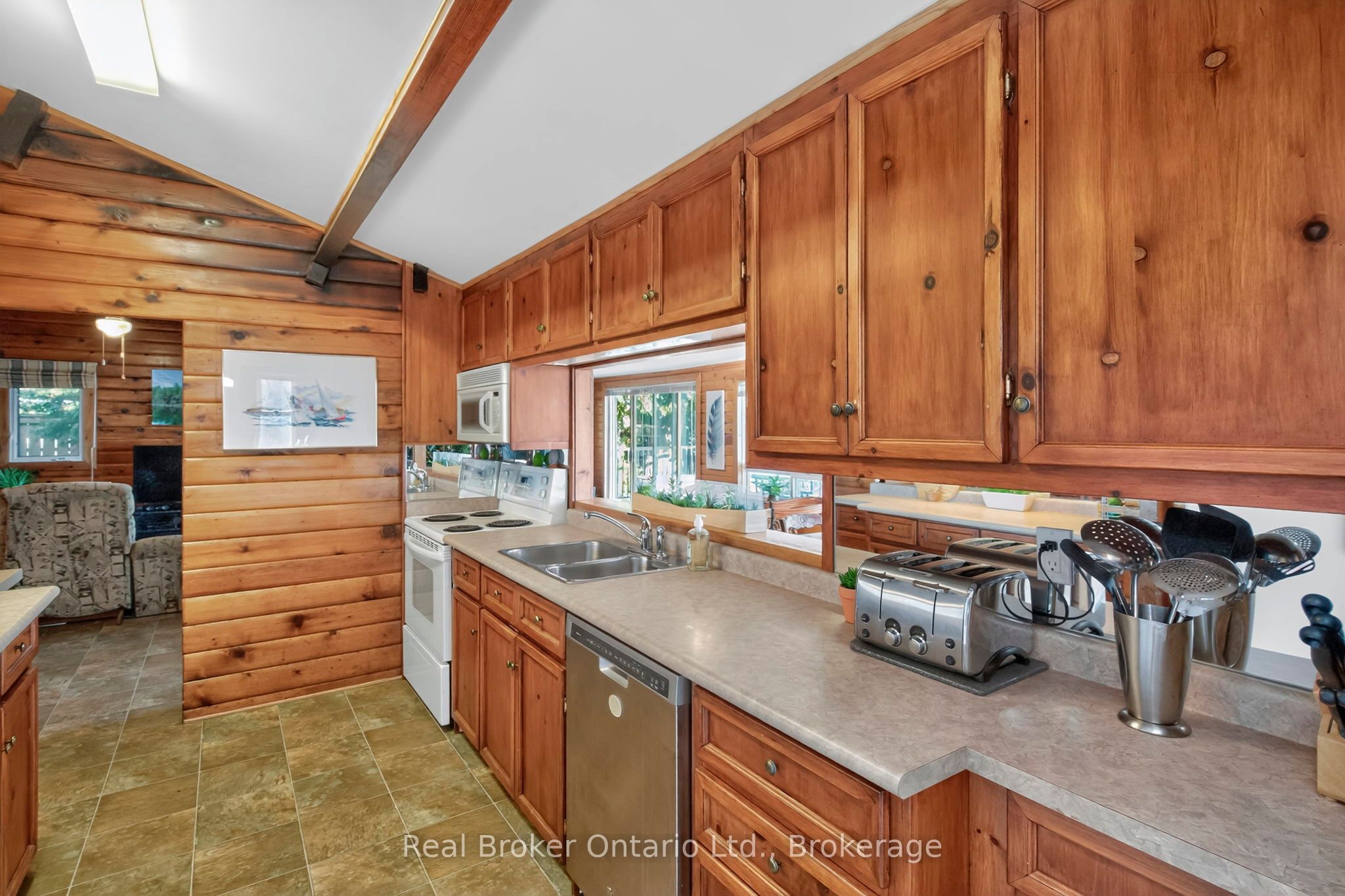 417 Pheasant Lane Property Photo 8