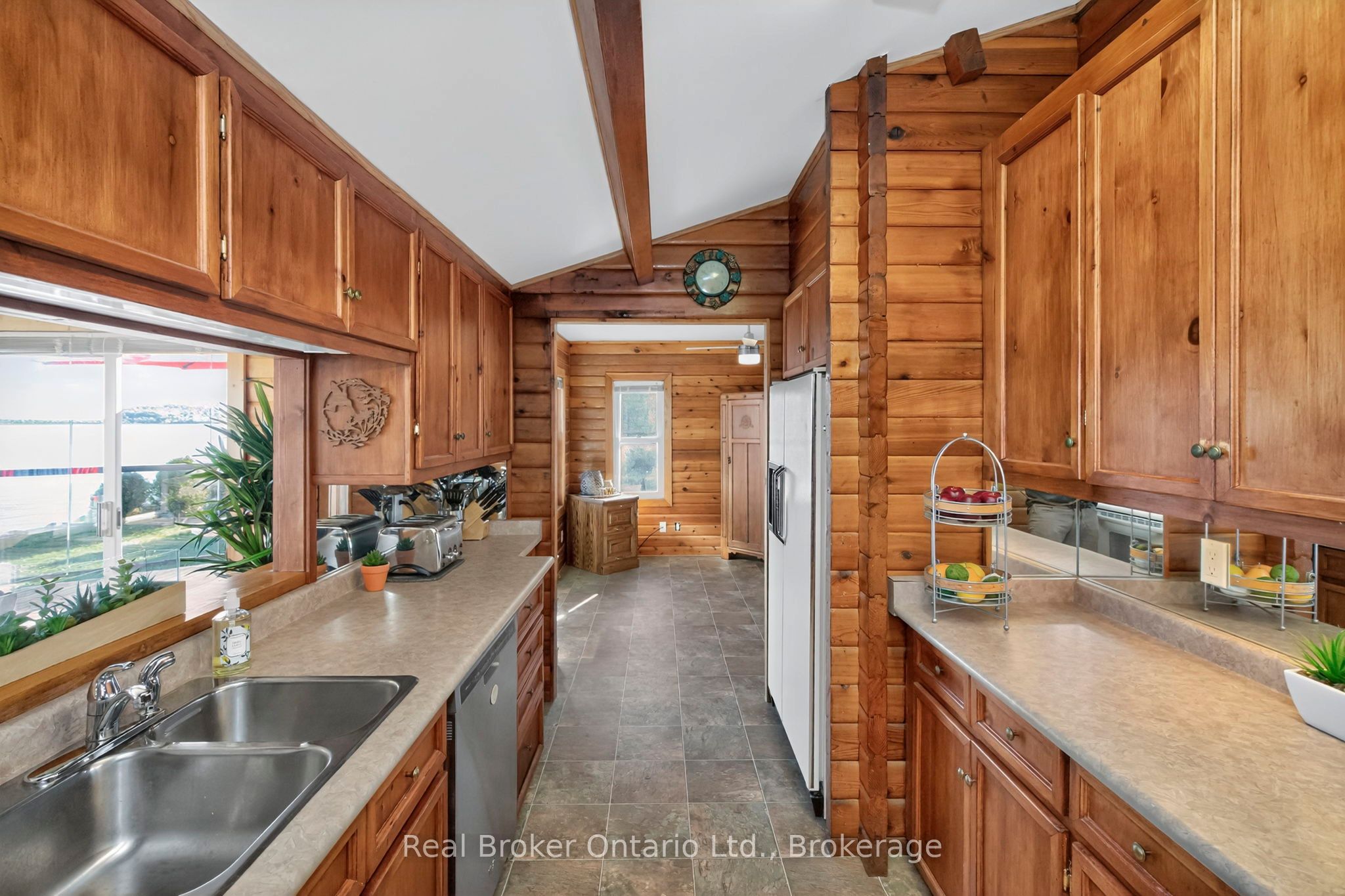 417 Pheasant Lane Property Photo 10