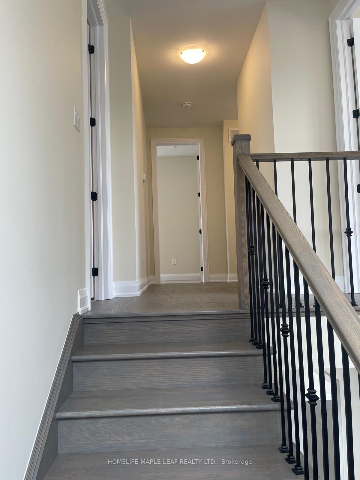 28 Pearsall Place Property Photo 11