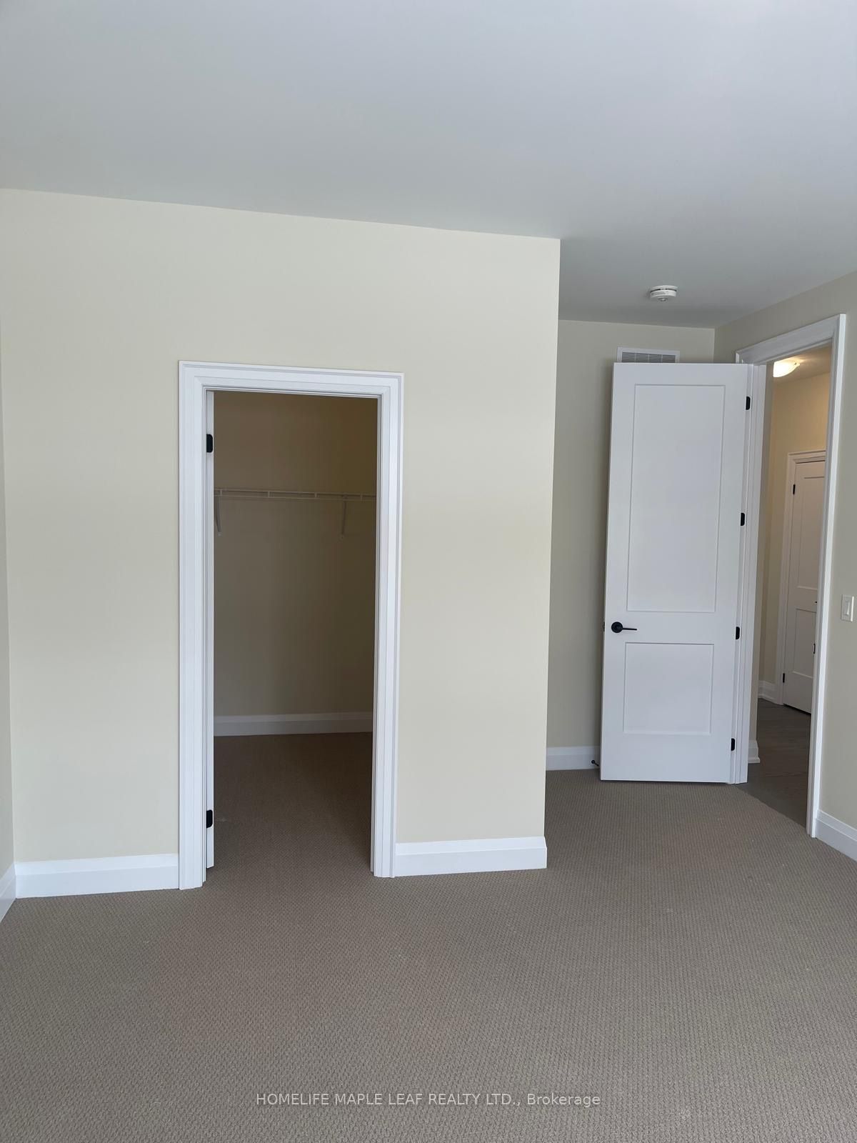 28 Pearsall Place Property Photo 18