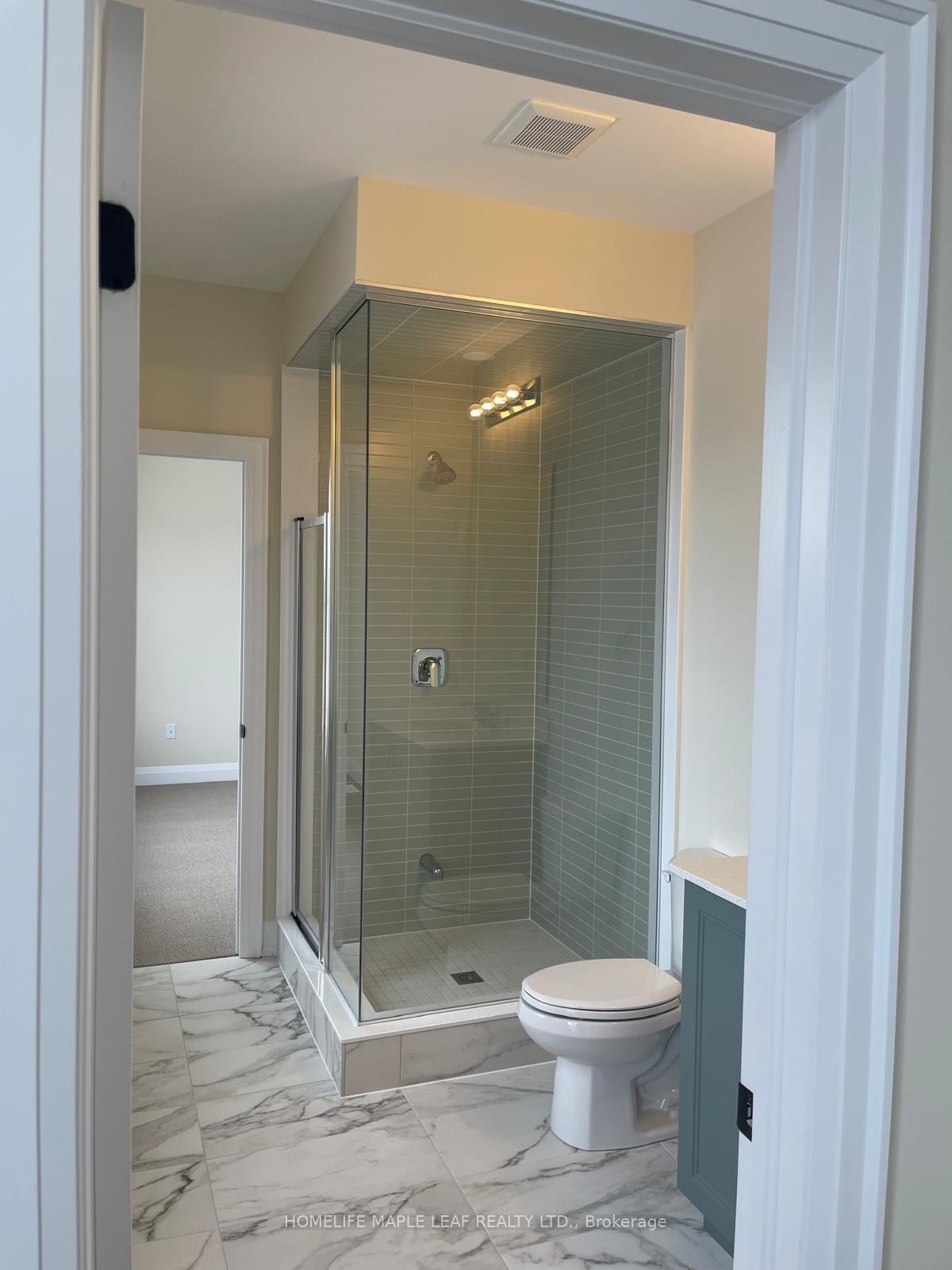 28 Pearsall Place Property Photo 19