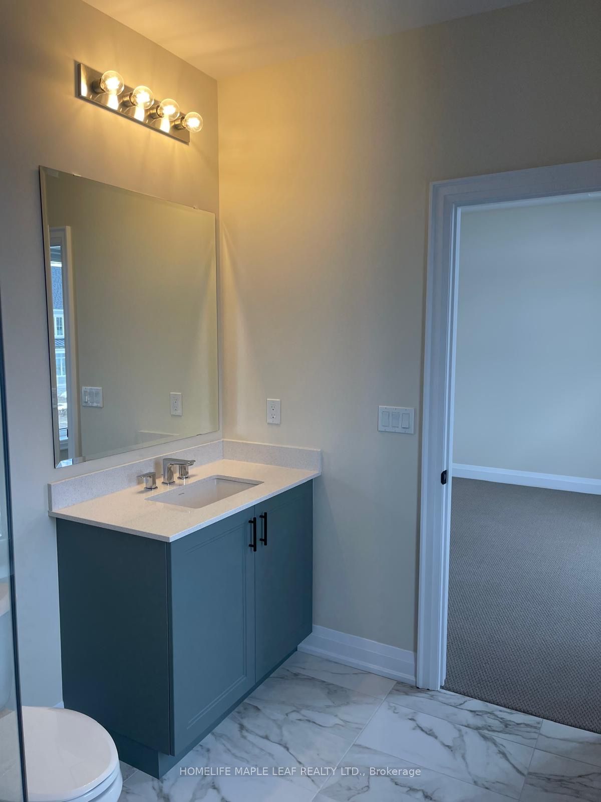 28 Pearsall Place Property Photo 20