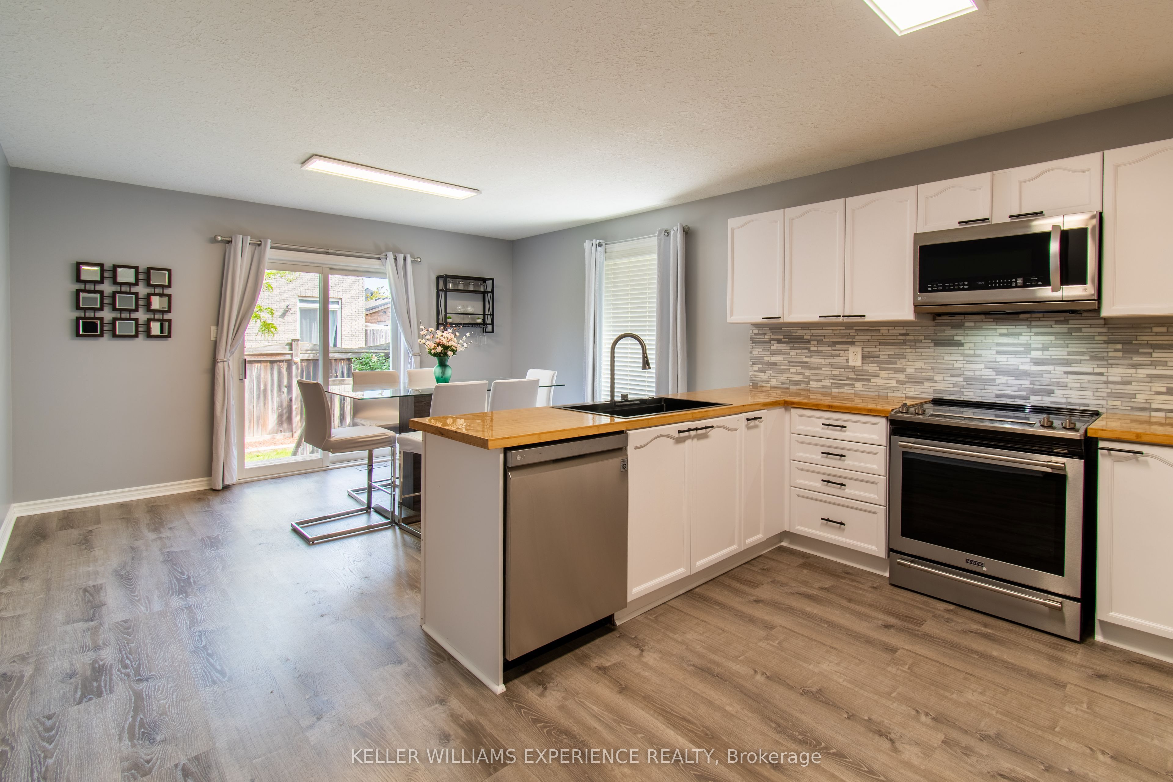 57 Parisian Crescent Property Photo 7