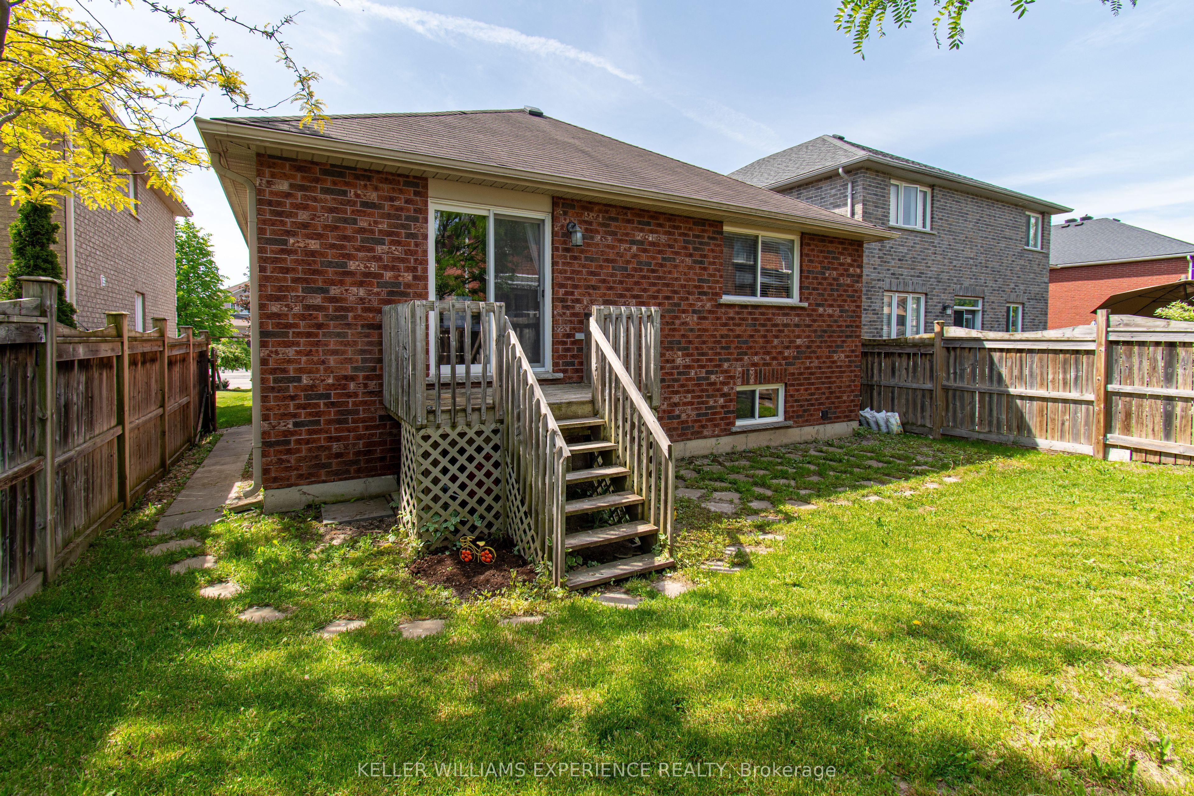 57 Parisian Crescent Property Photo 20
