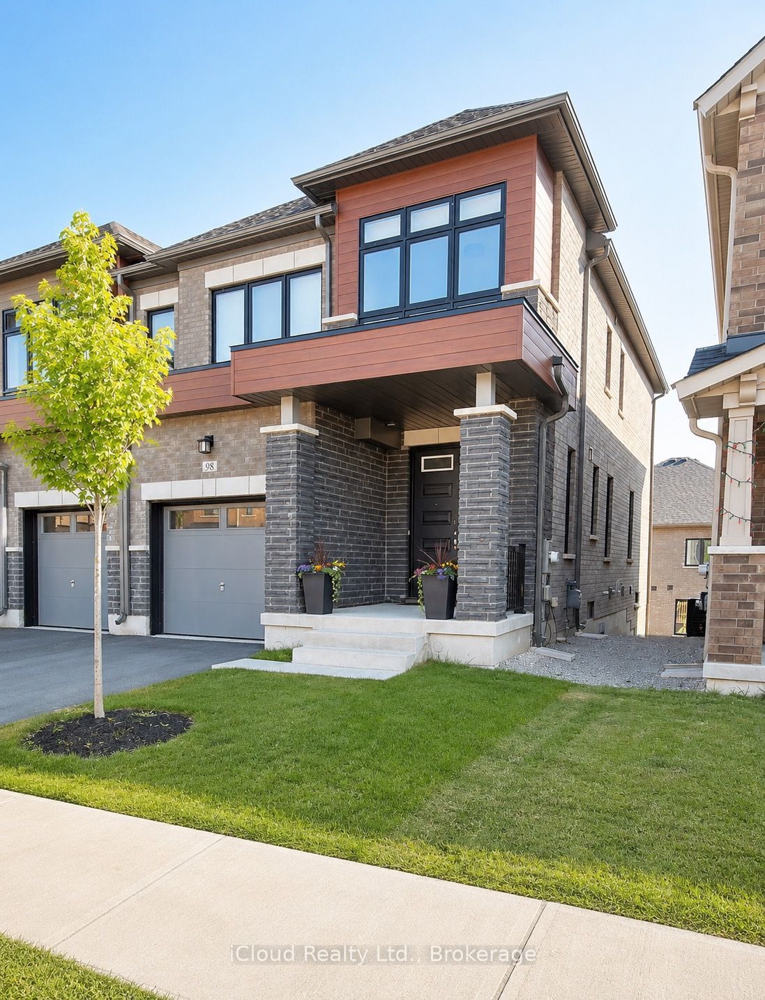 98 Bearberry Road Property Photo 1